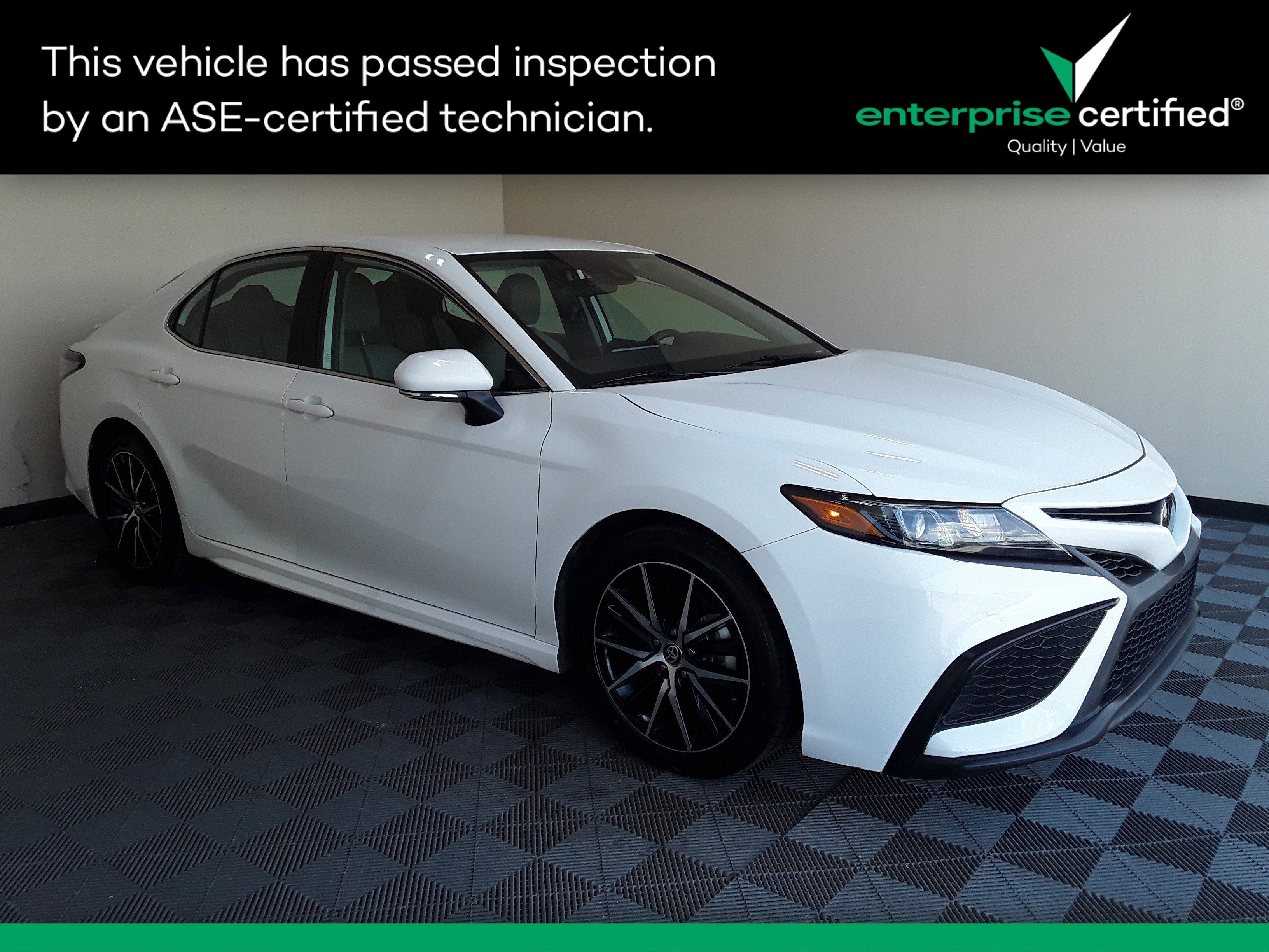 2023 Toyota Camry SE Auto