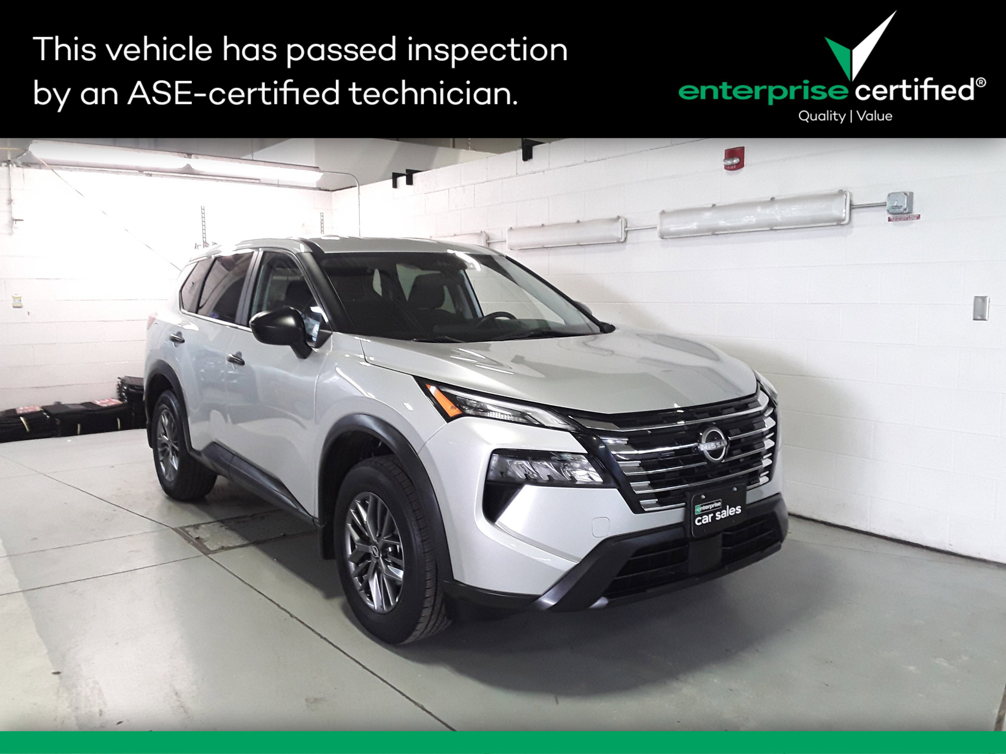 2024 Nissan Rogue S's photo