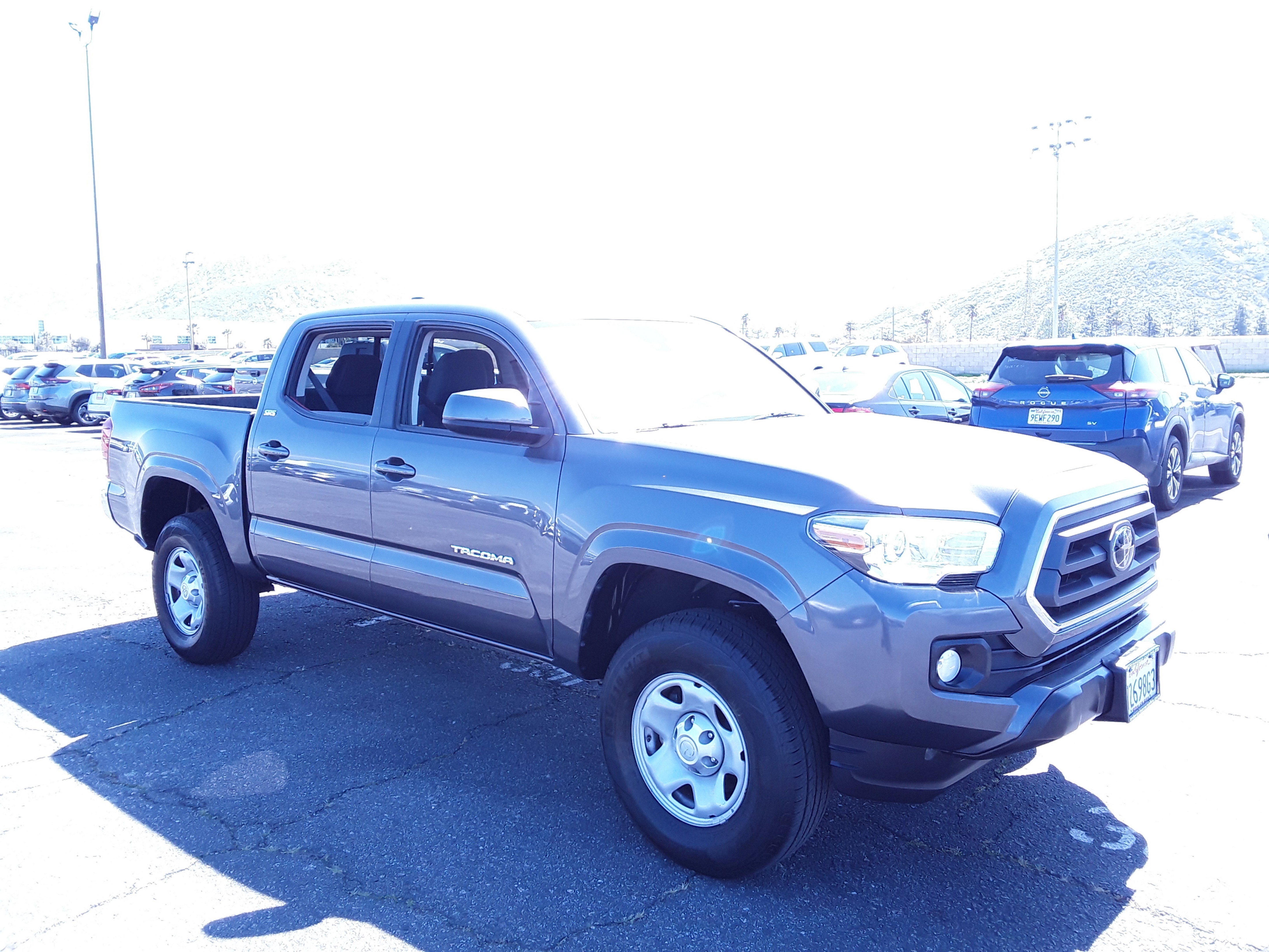 2022 Toyota Tacoma 2WD SR5 Double Cab 5' Bed I4 AT