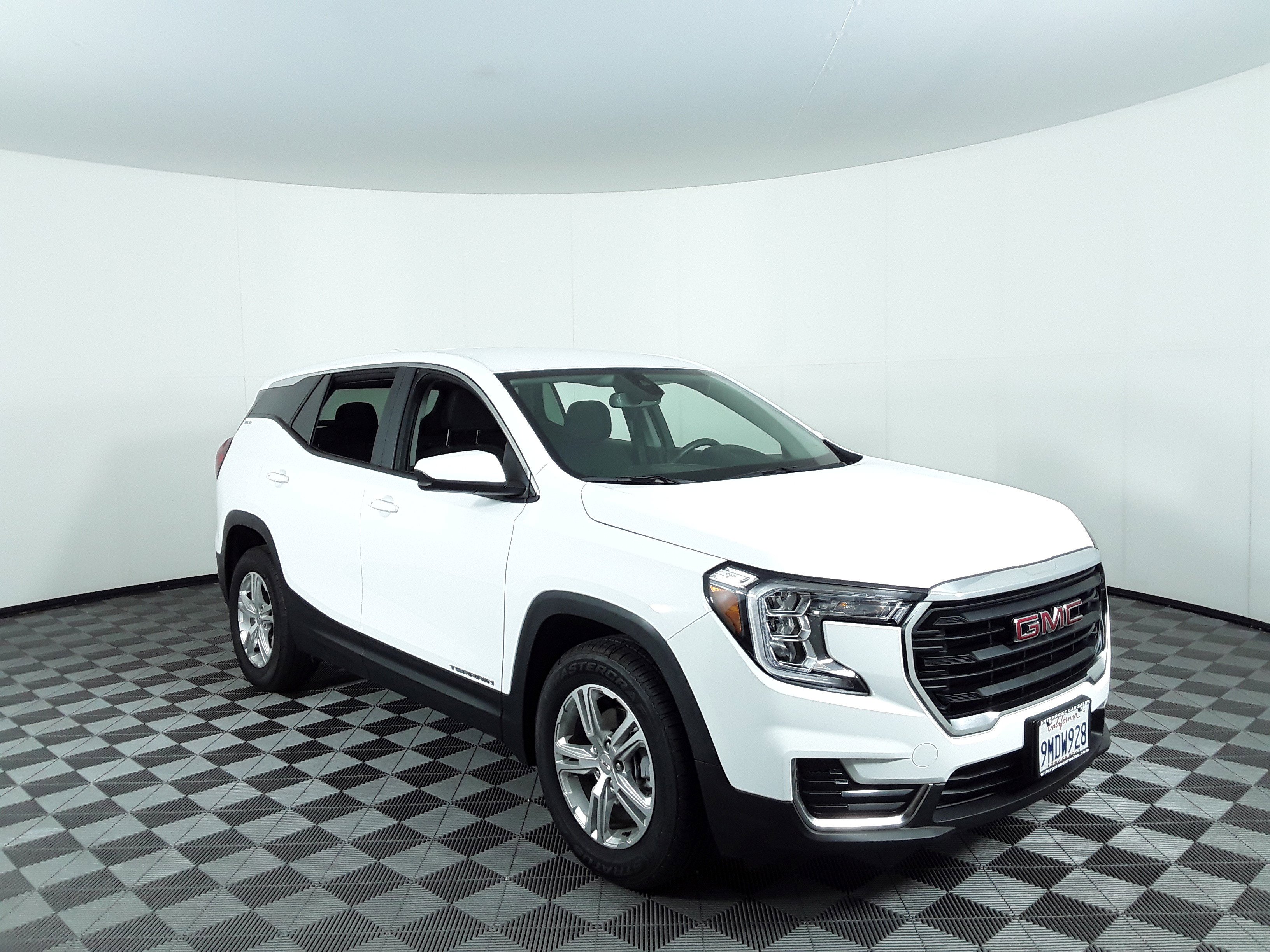 2024 GMC Terrain FWD 4dr SLE