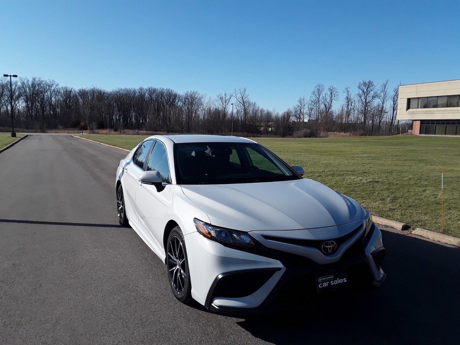 2022 Toyota Camry SE Auto