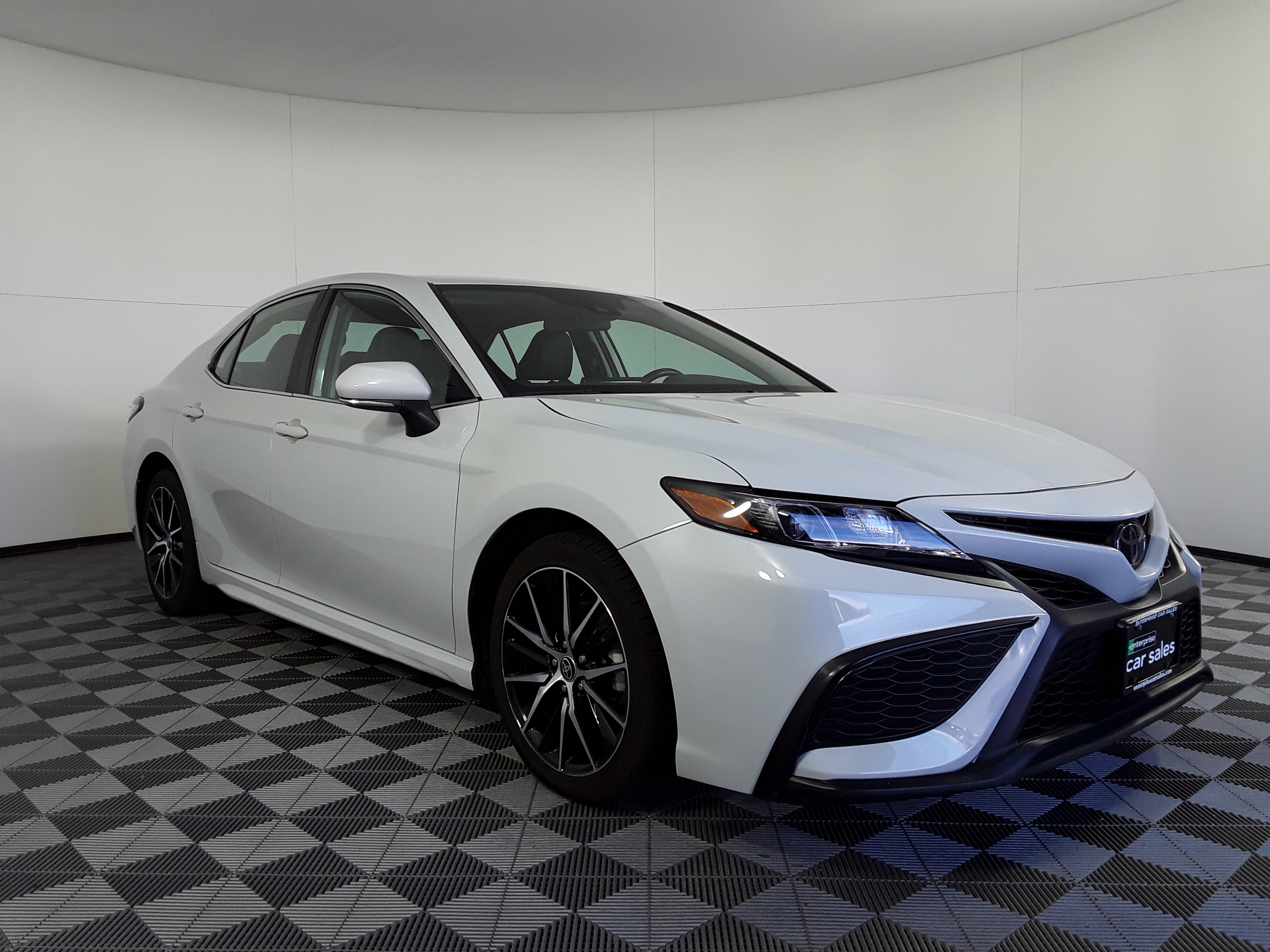 2022 Toyota Camry SE Auto