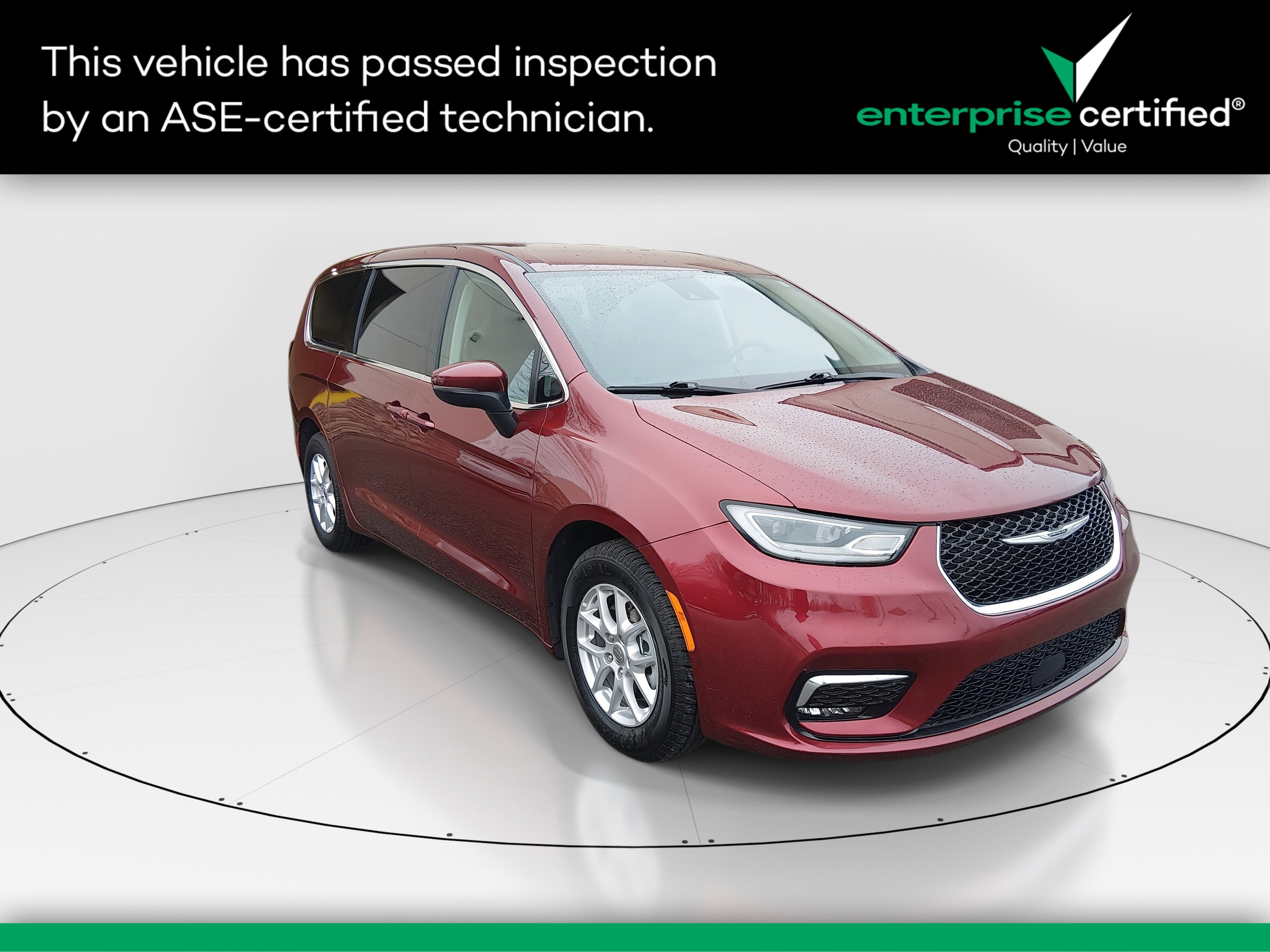 2023 Chrysler Pacifica Touring L's photo