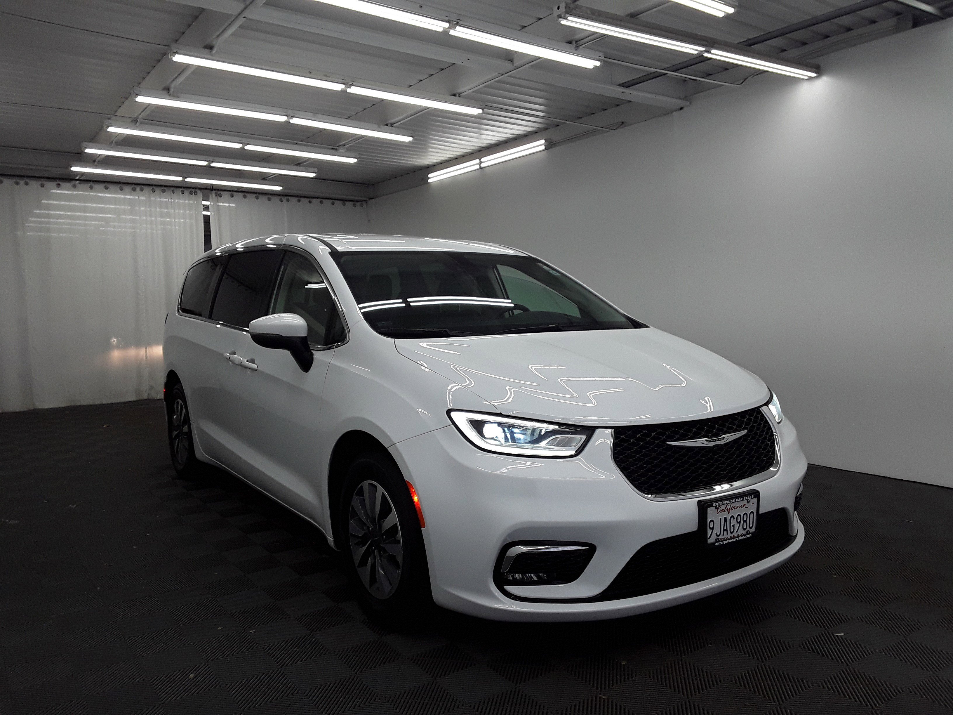 2023 Chrysler Pacifica Hybrid Touring L FWD