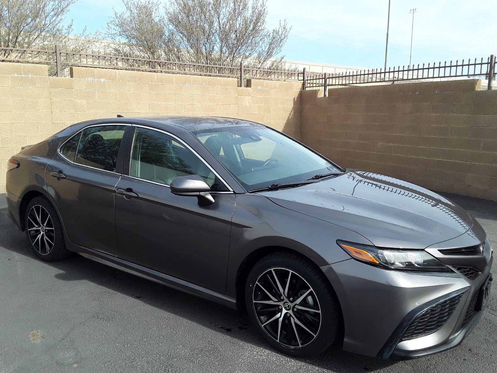 2021 Toyota Camry SE Auto