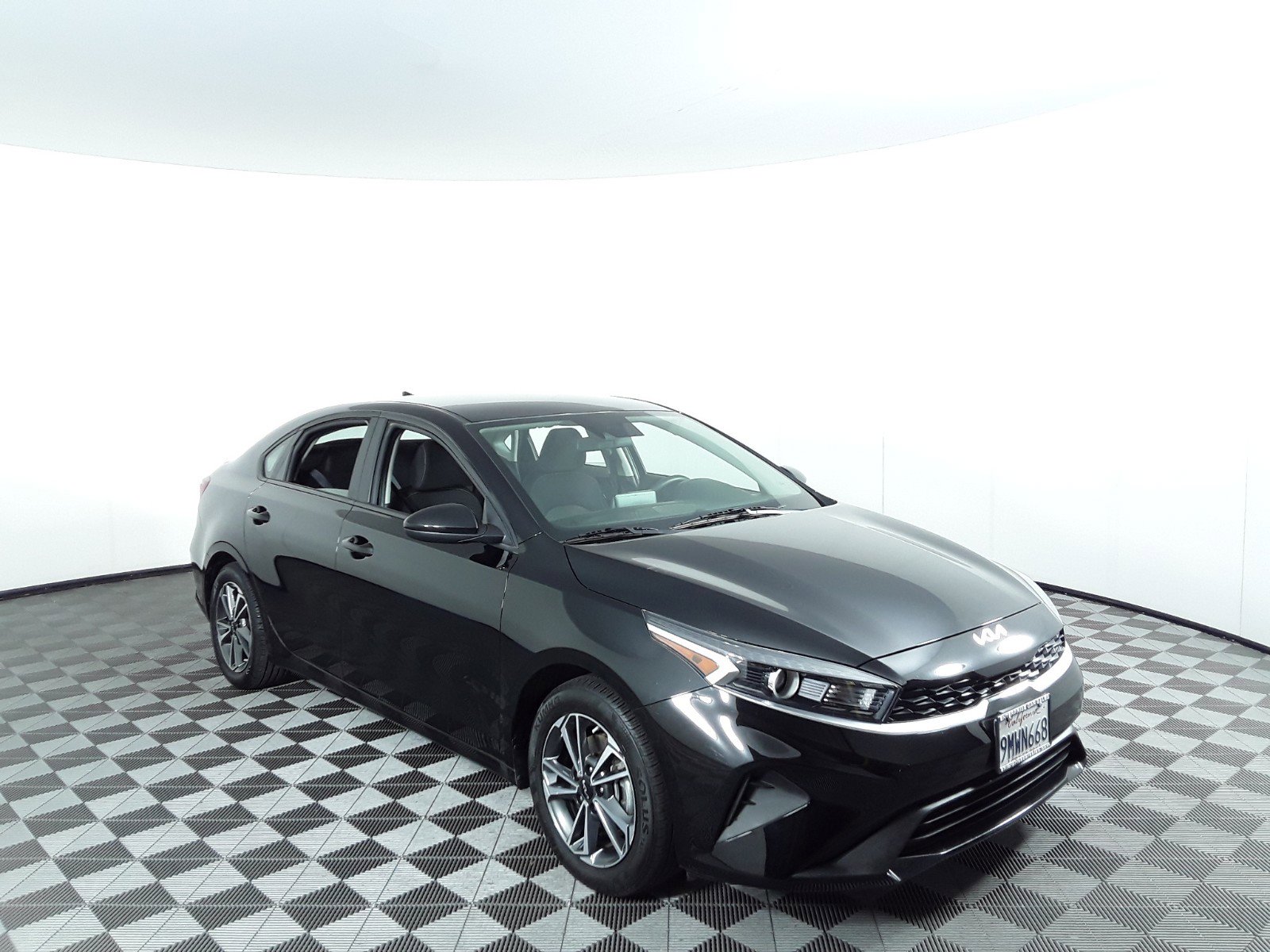 Used 2023 Kia Forte LXS IVT