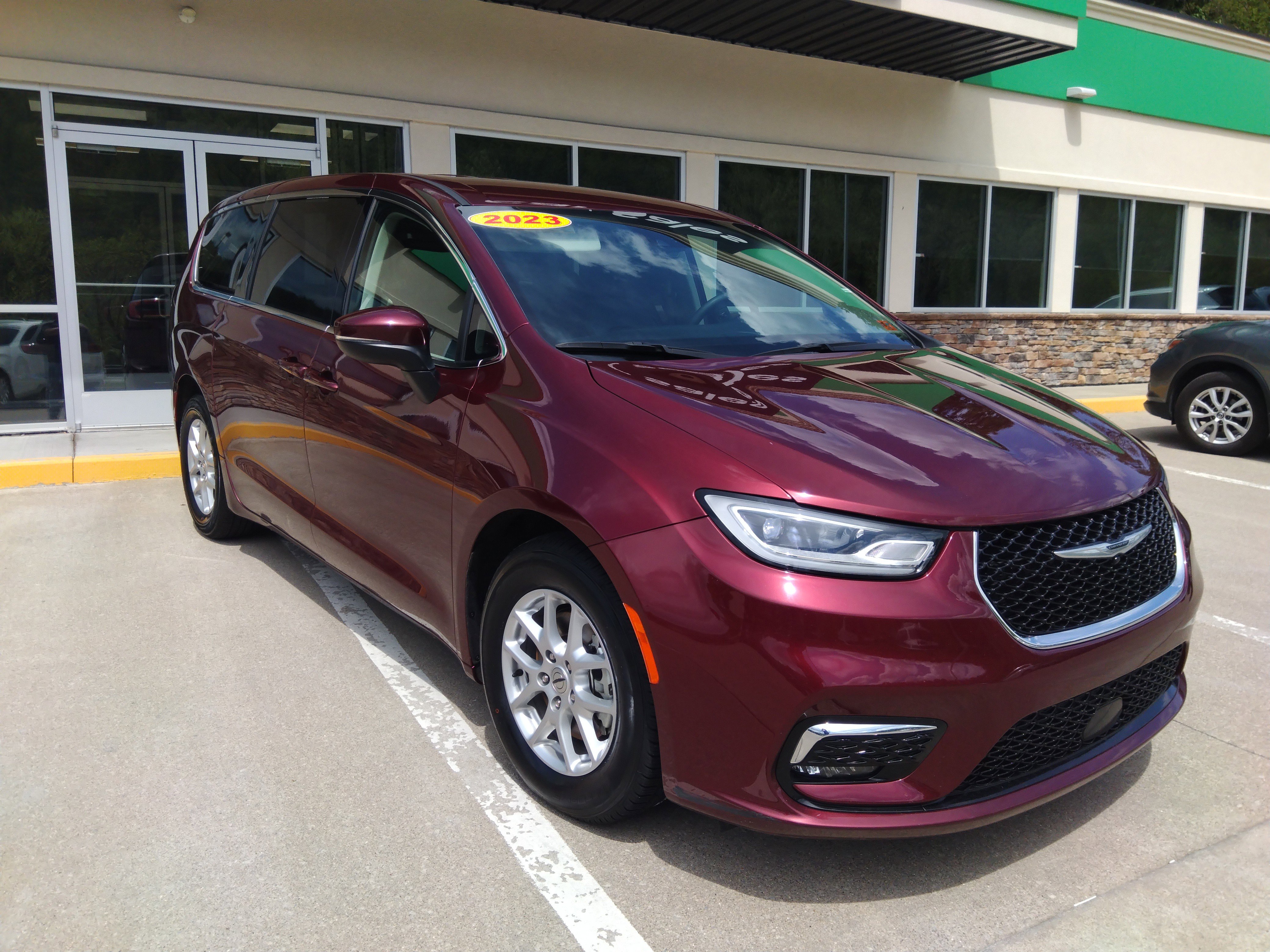 2023 Chrysler Pacifica Touring L FWD
