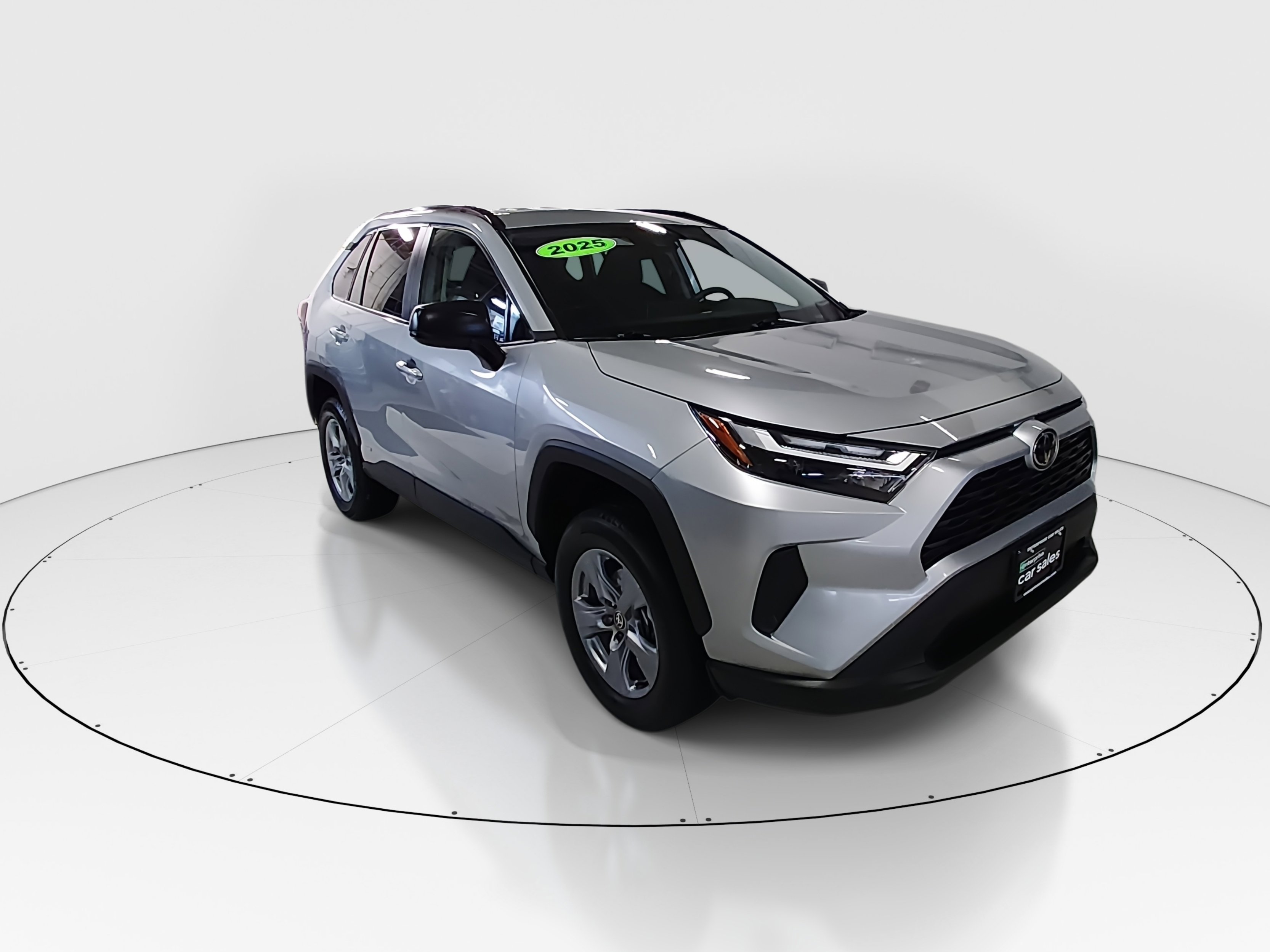 2025 Toyota RAV4 LE's photo