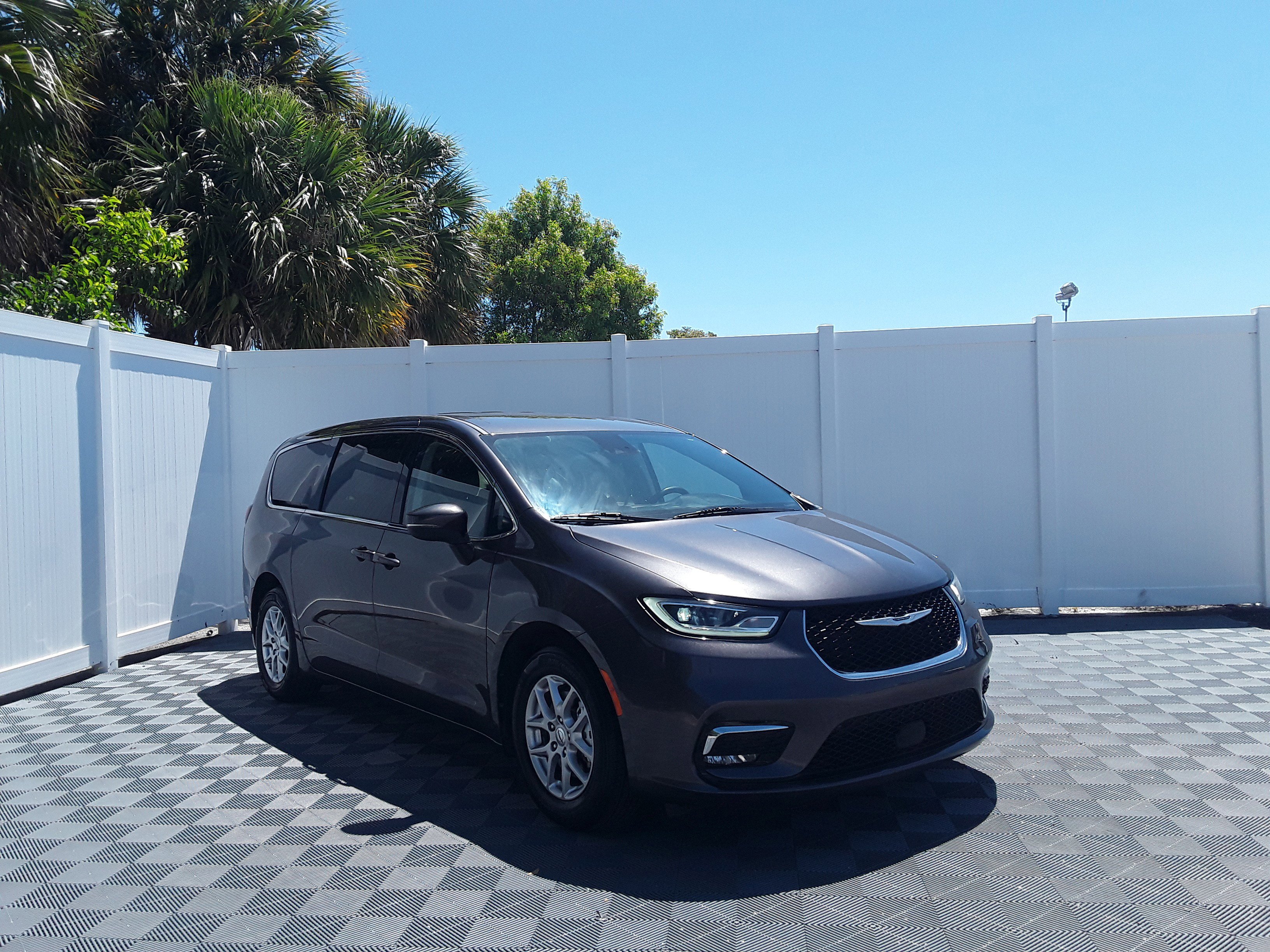 2023 Chrysler Pacifica Touring L FWD