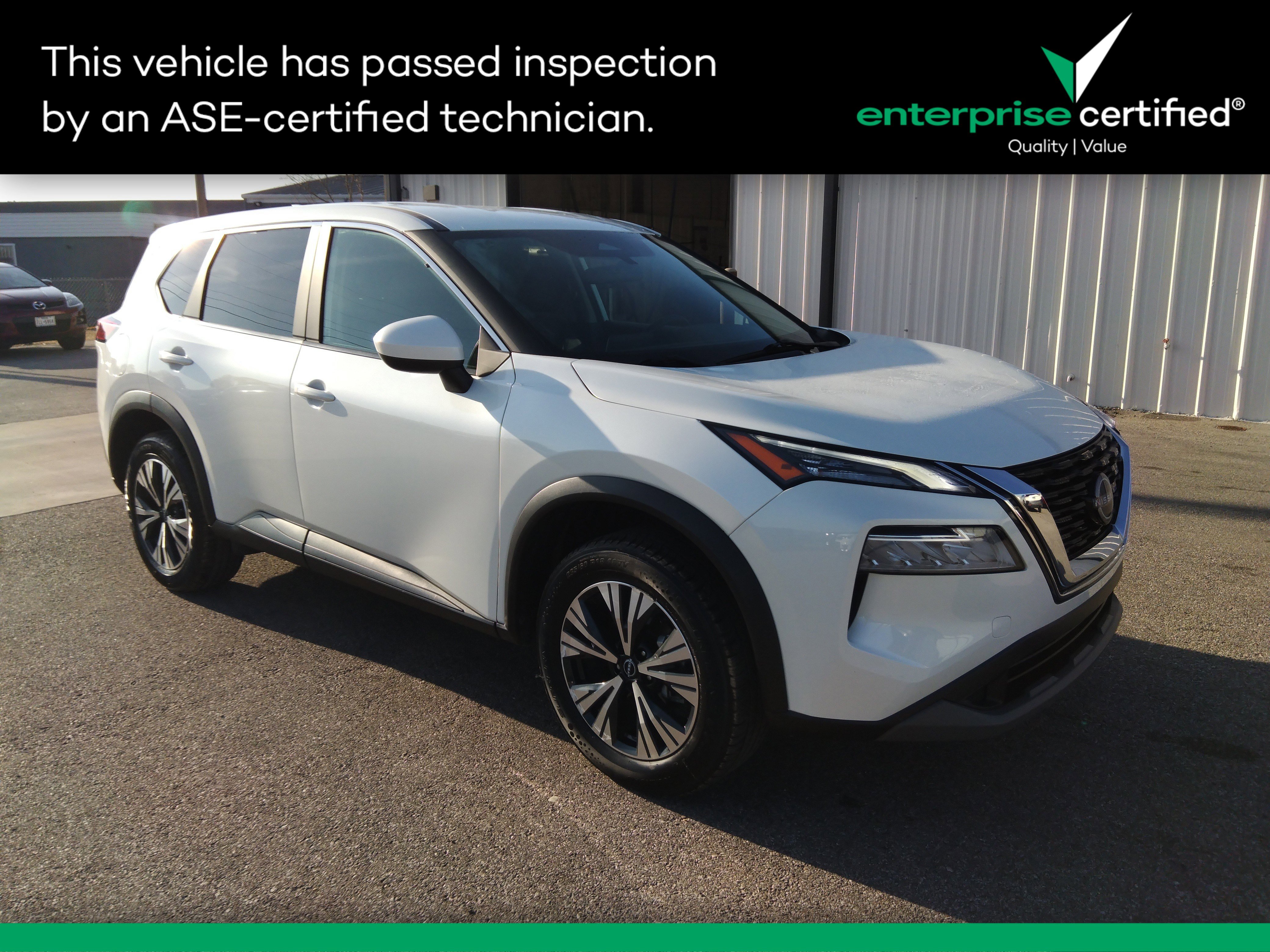 2023 Nissan Rogue SV's photo