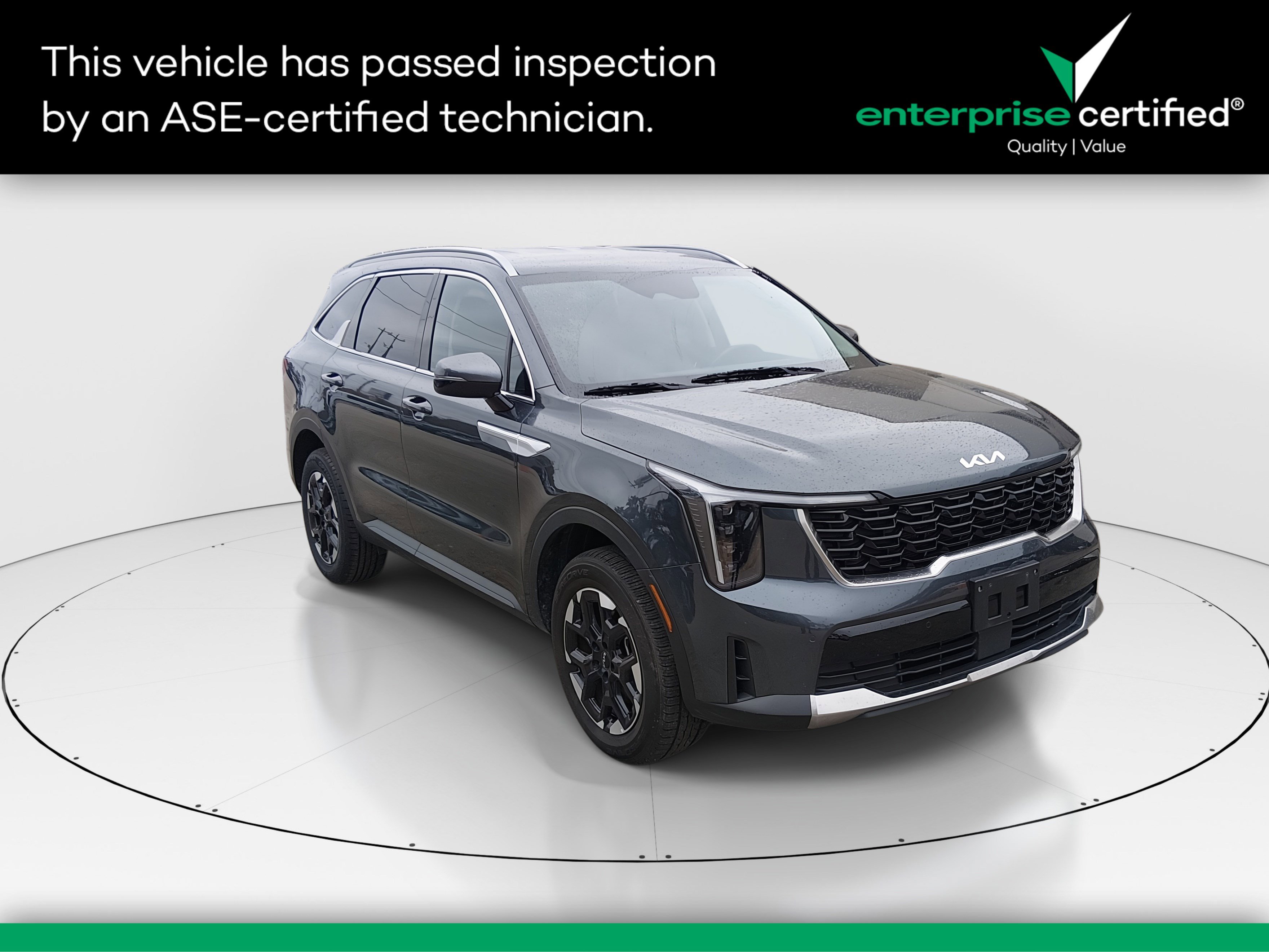 2024 Kia Sorento S's photo