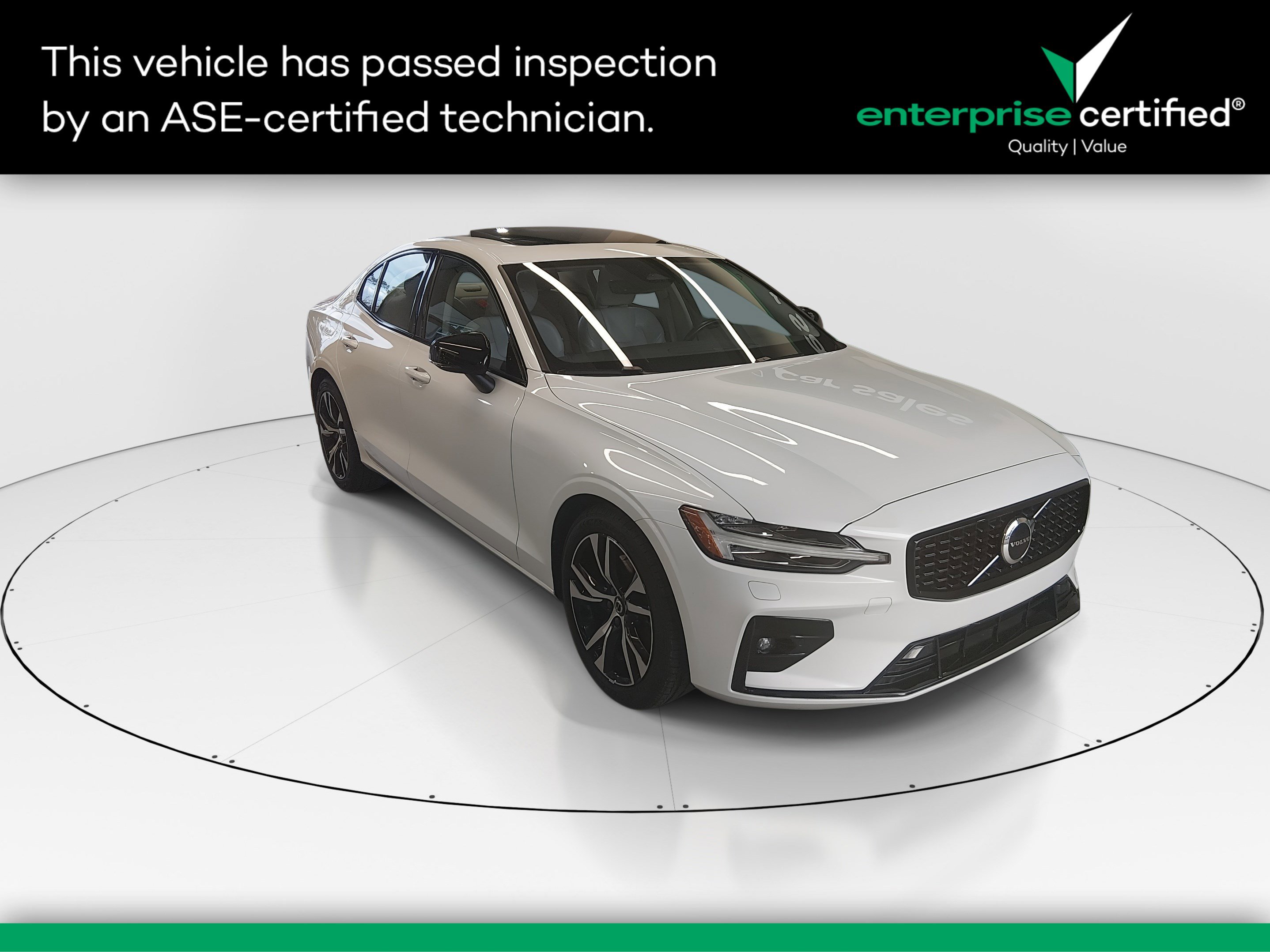 2024 Volvo S60 Core's photo