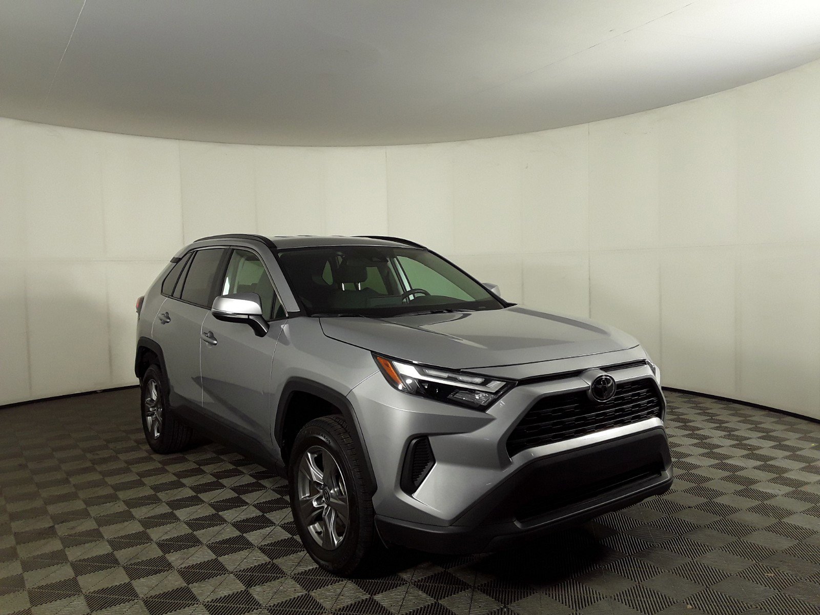 2024 Toyota RAV4 XLE FWD