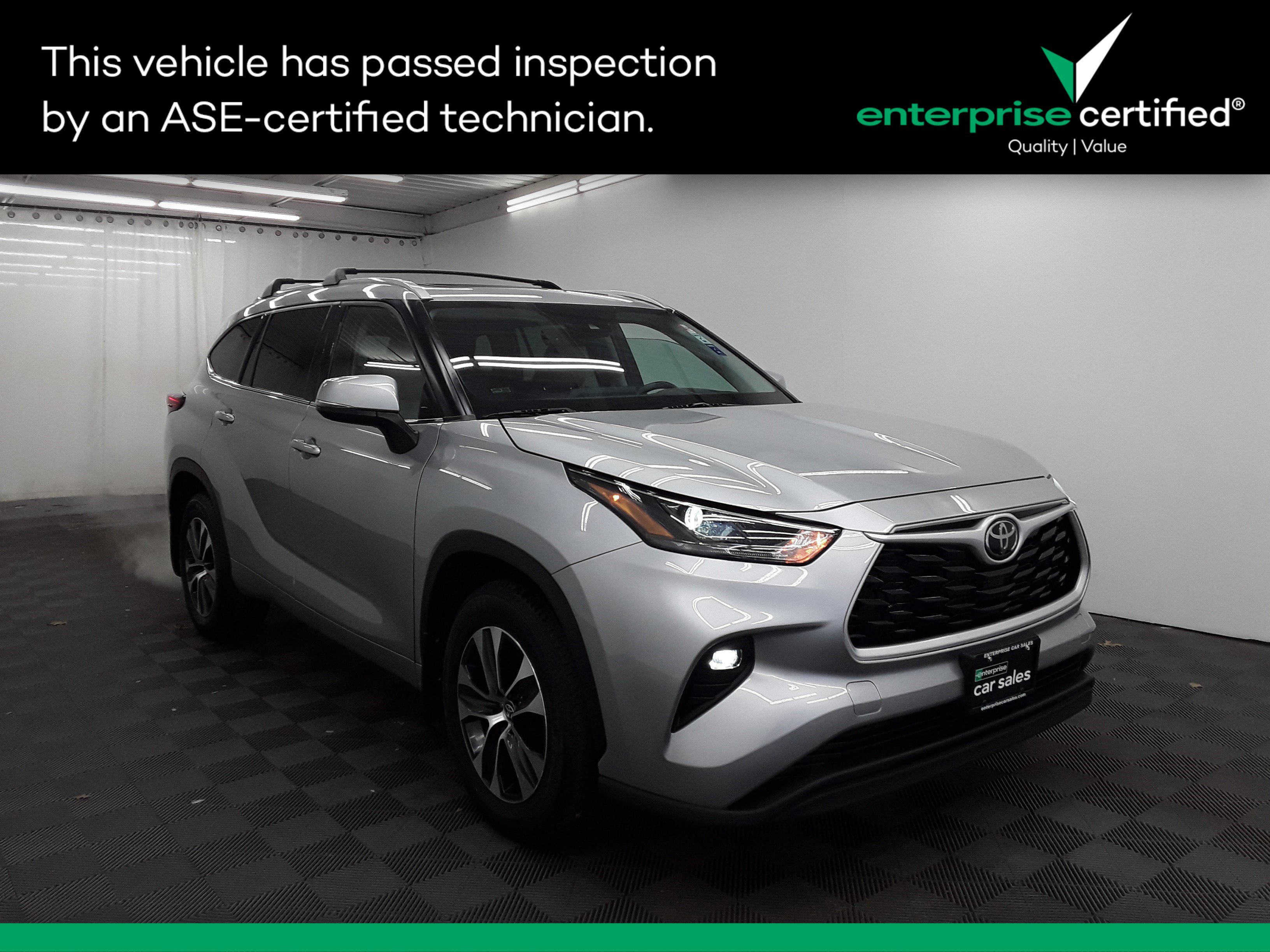 Used 2022 Toyota Highlander XLE AWD