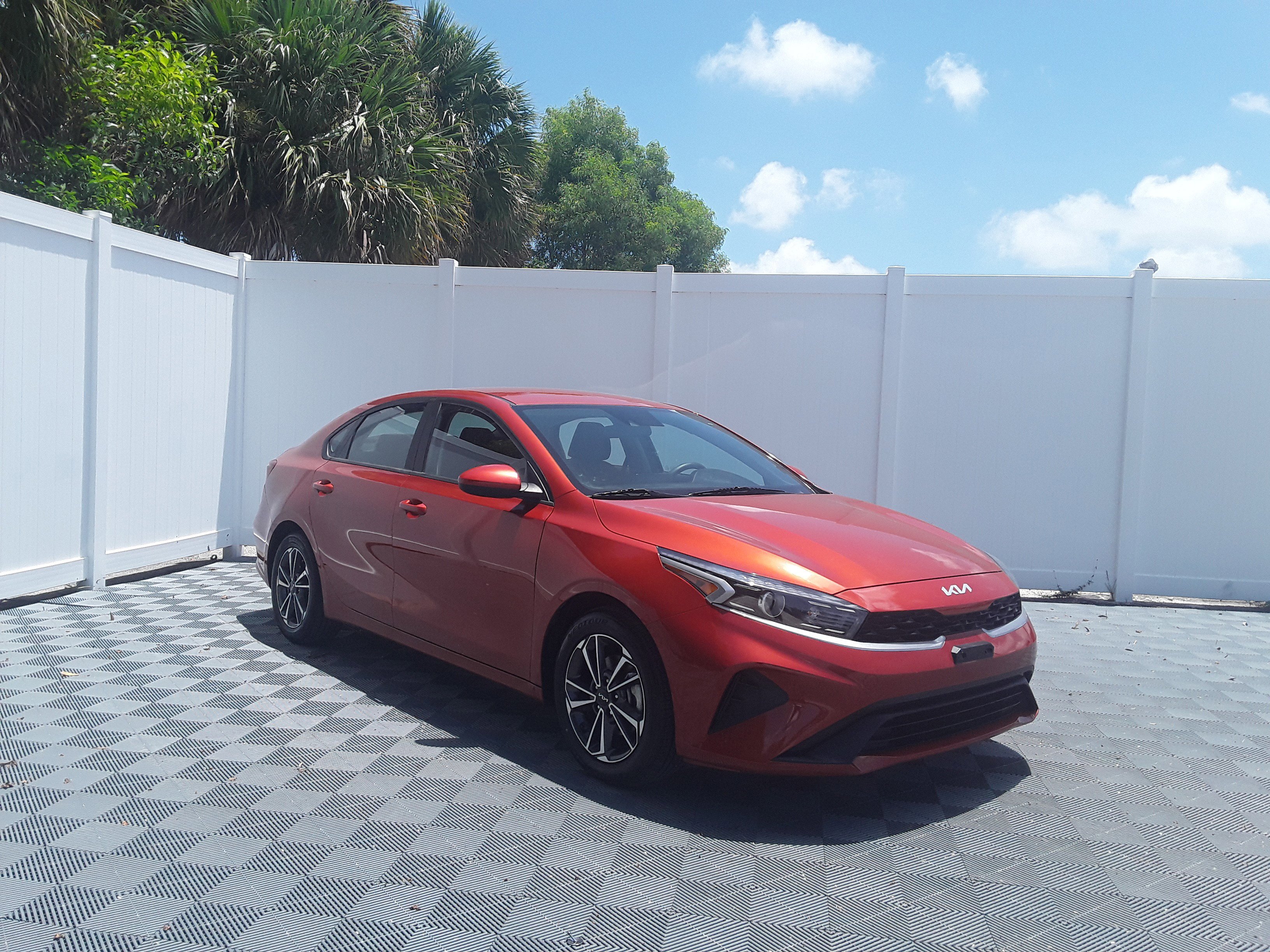 Used 2023 Kia Forte LXS IVT