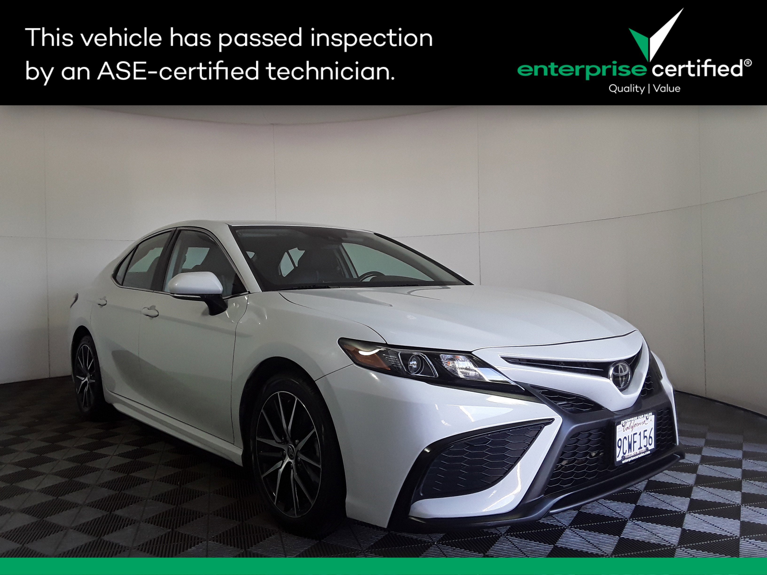Used 2023 Toyota Camry SE Auto