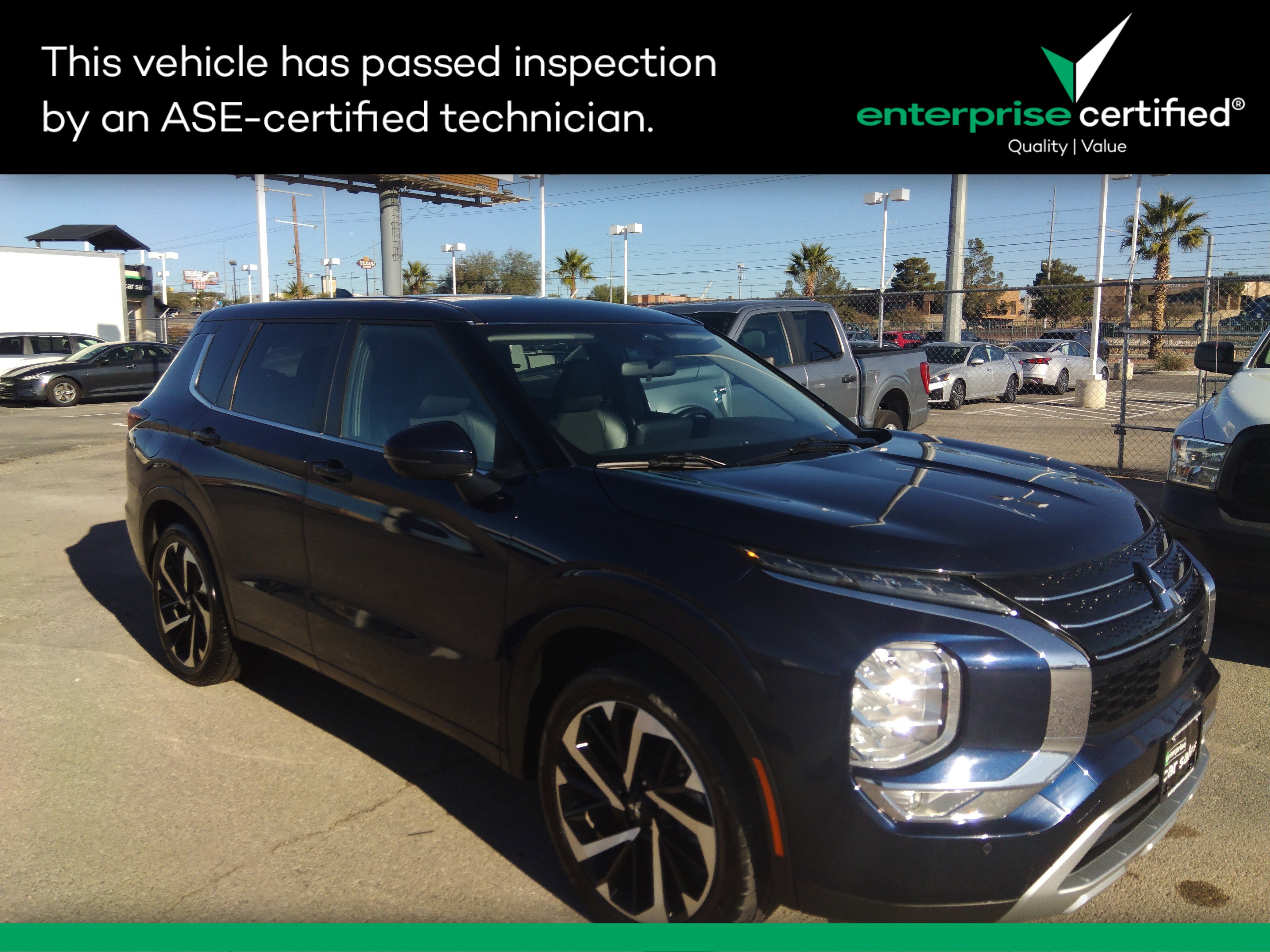 2024 Mitsubishi Outlander SE's photo