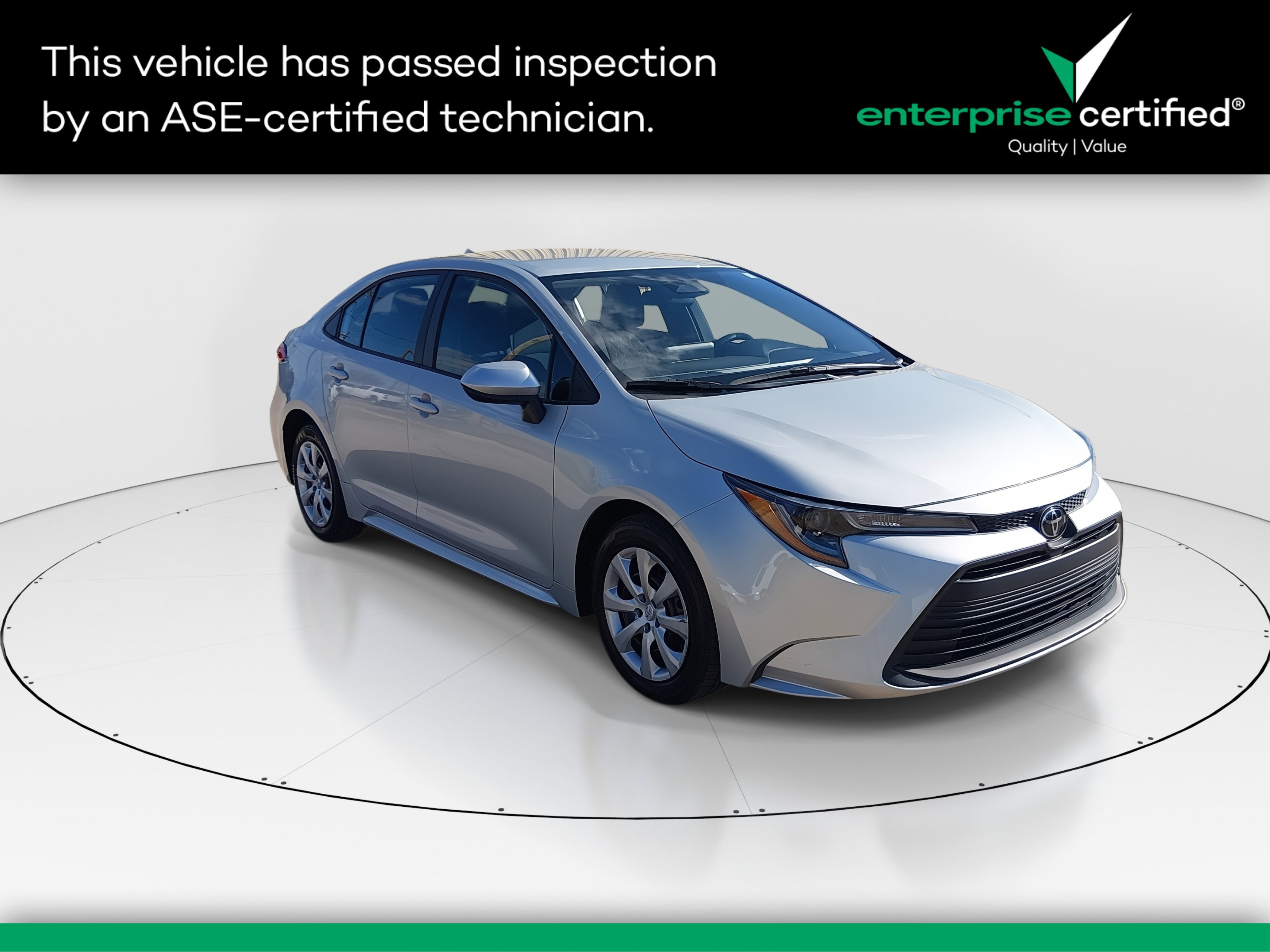 2024 Toyota Corolla LE's photo