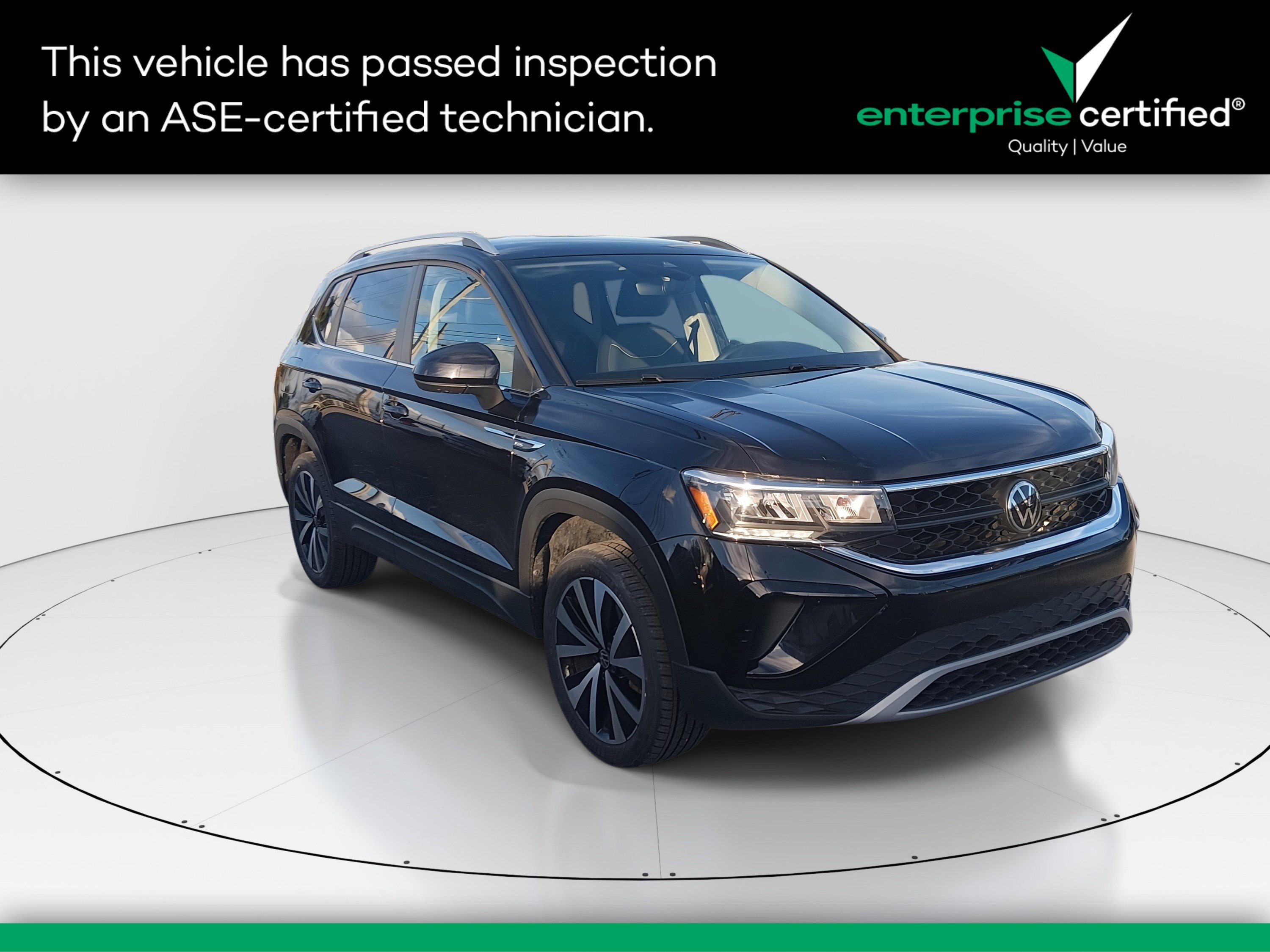 2024 Volkswagen Taos SE's photo