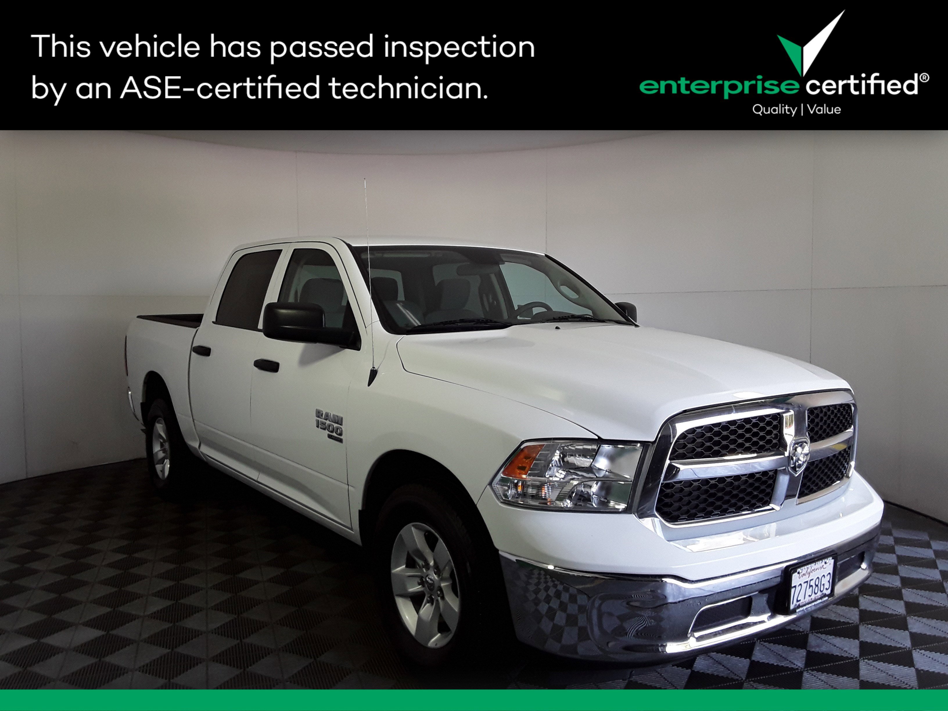 2022 Ram 1500 Classic SLT 4x2 Crew Cab 5'7