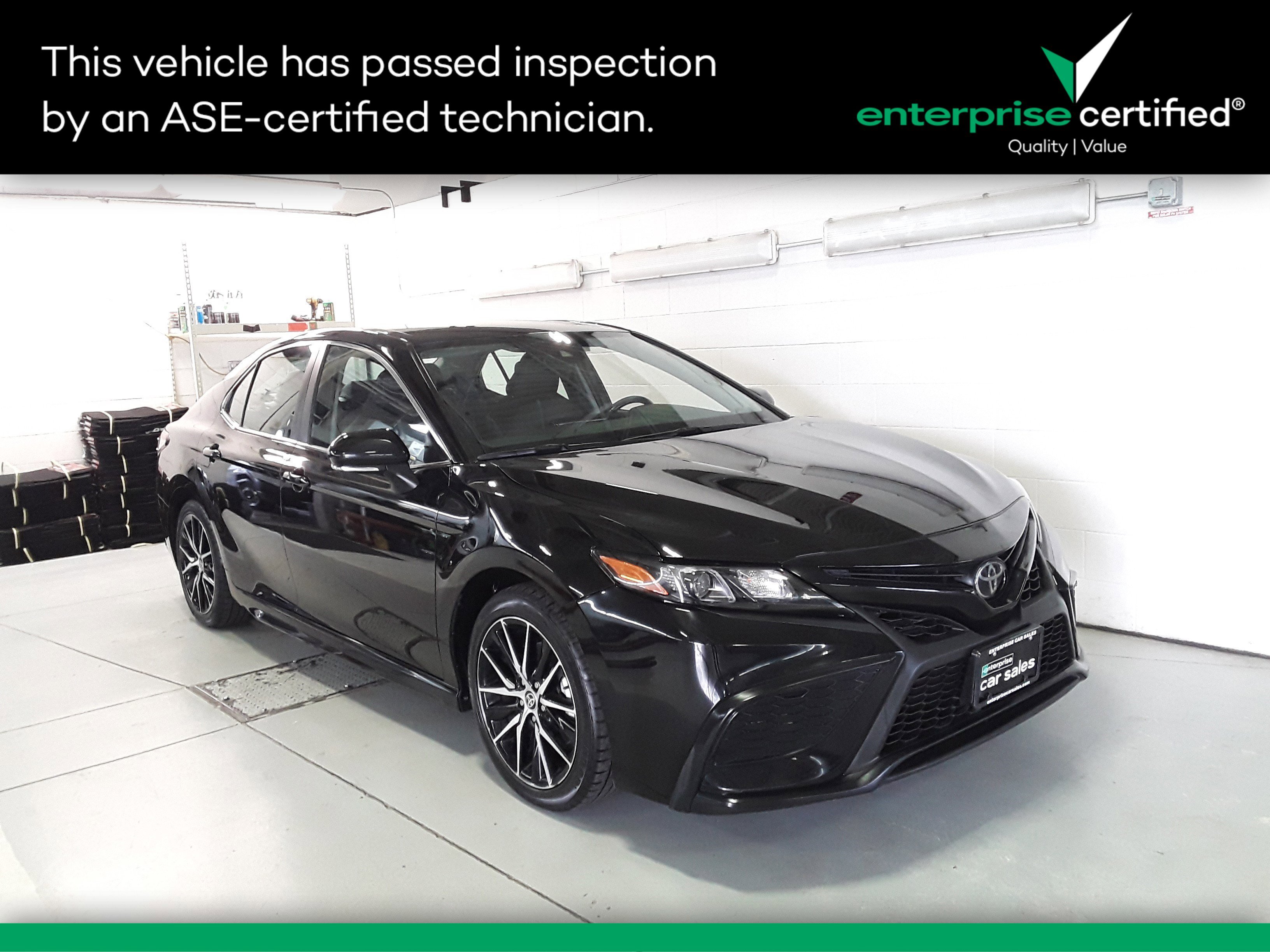 2022 Toyota Camry SE Auto