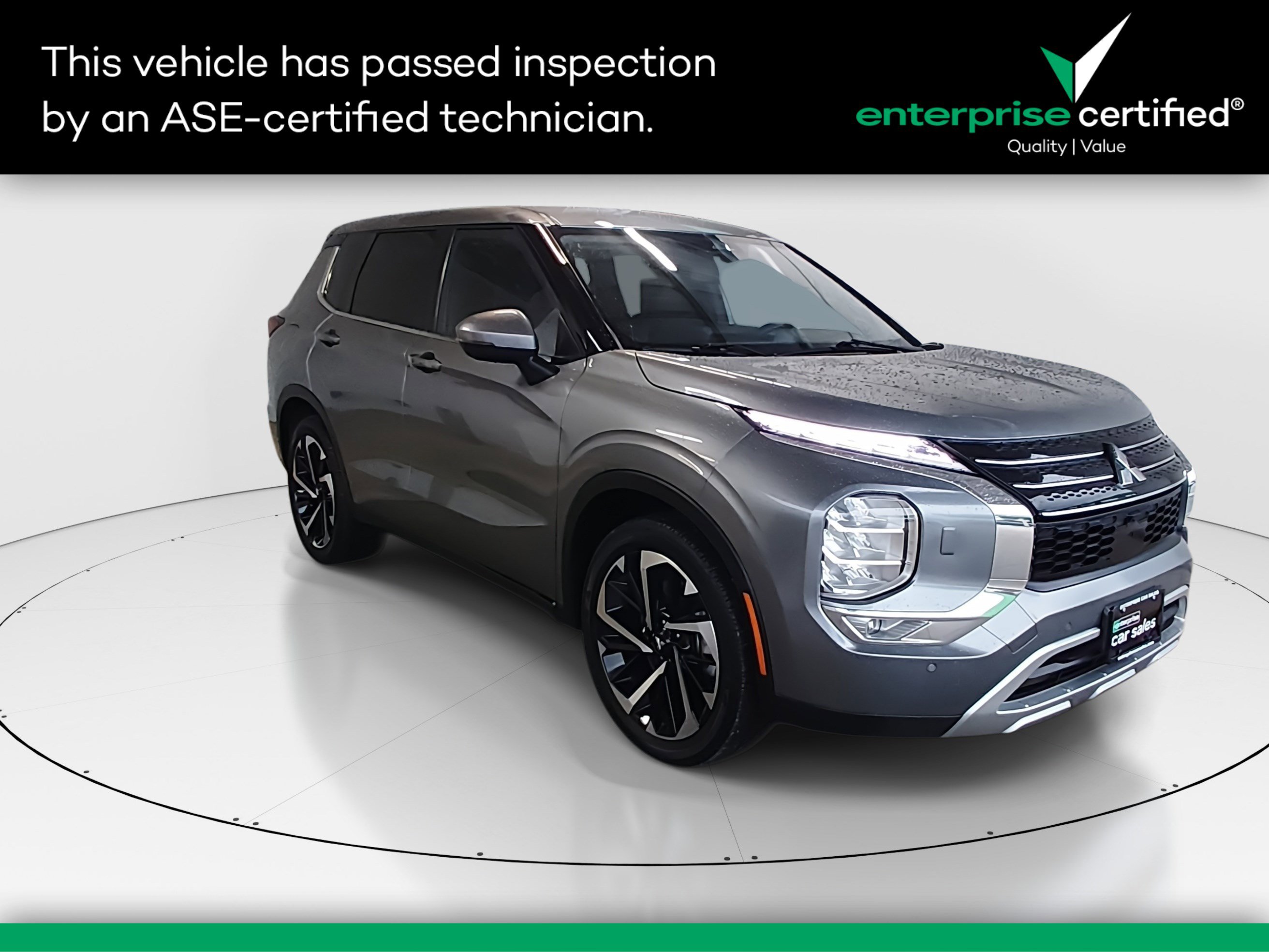 2024 Mitsubishi Outlander SE's photo