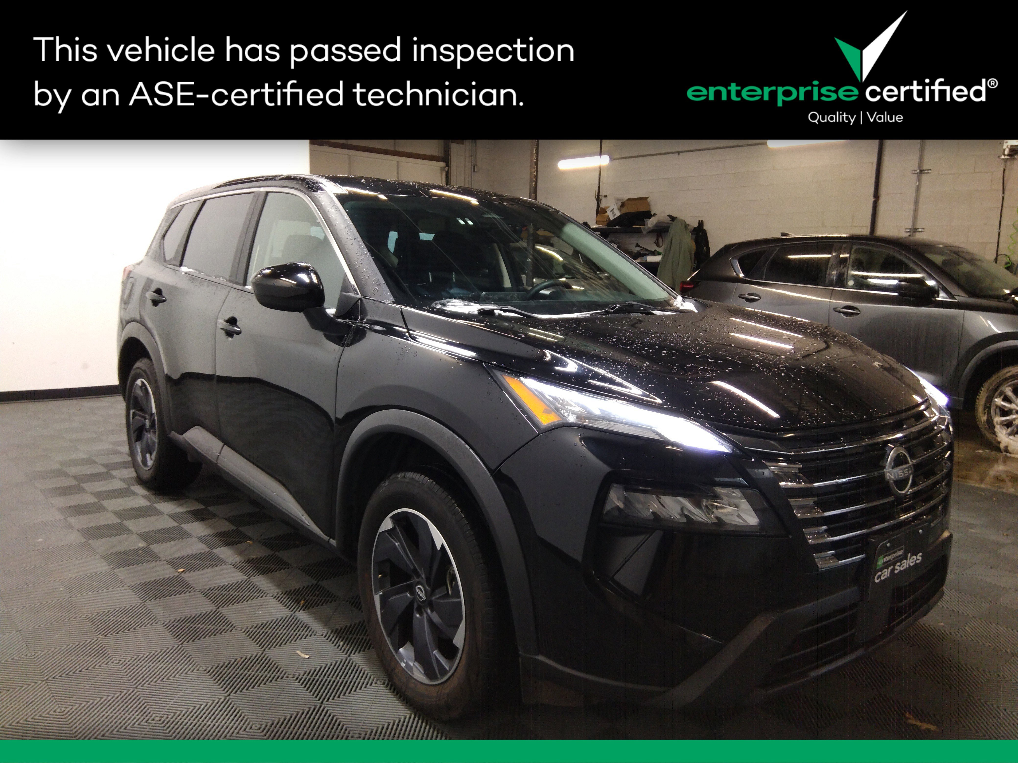 2024 Nissan Rogue SV's photo