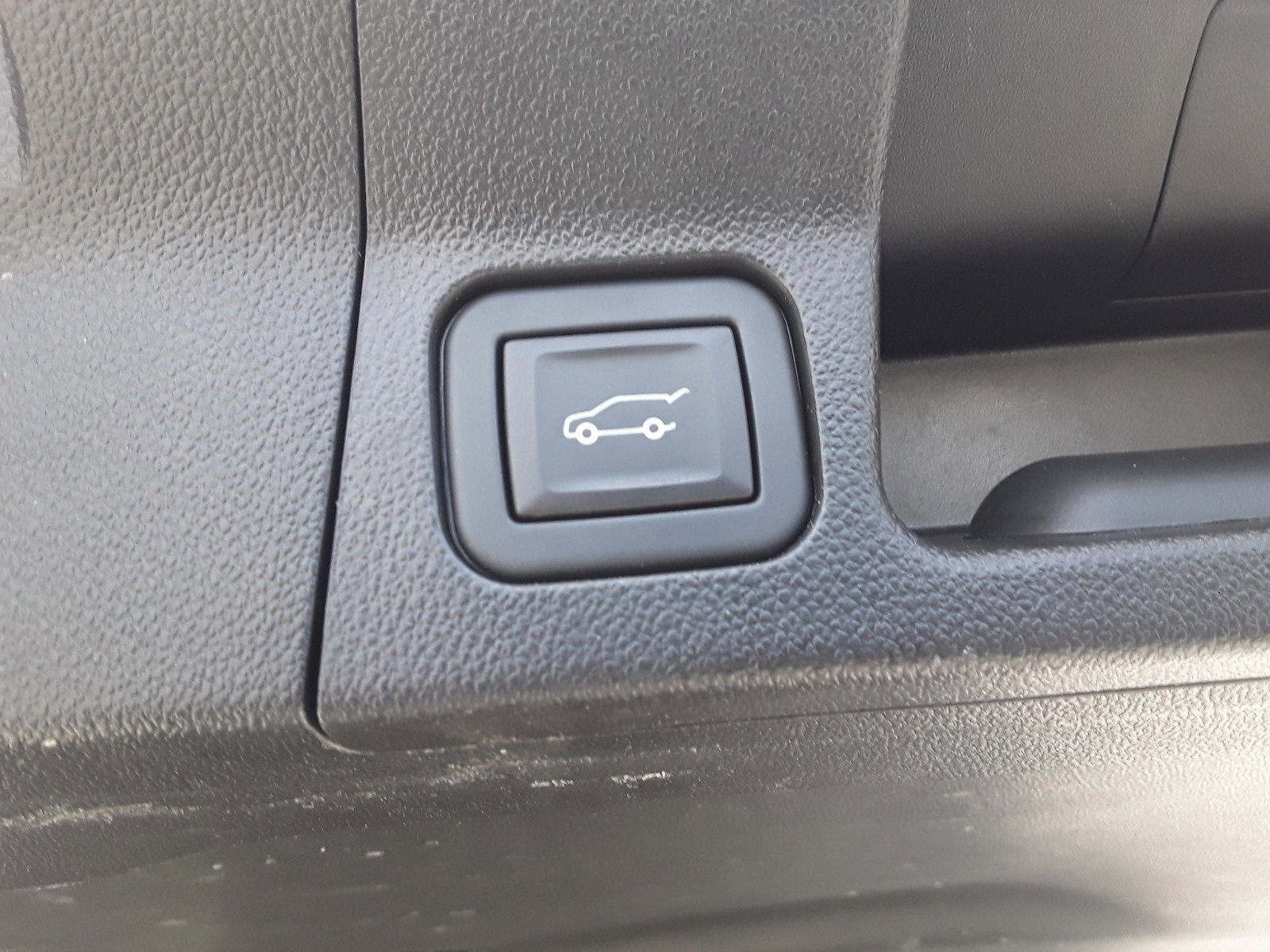 Image 7 of Used 2023 GMC Acadia FWD 4dr SLE