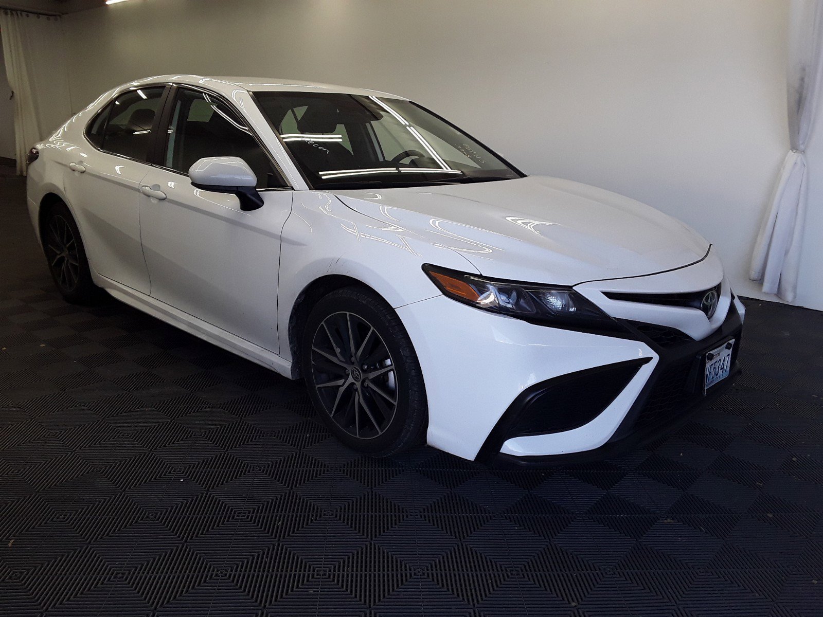 2021 Toyota Camry SE Auto