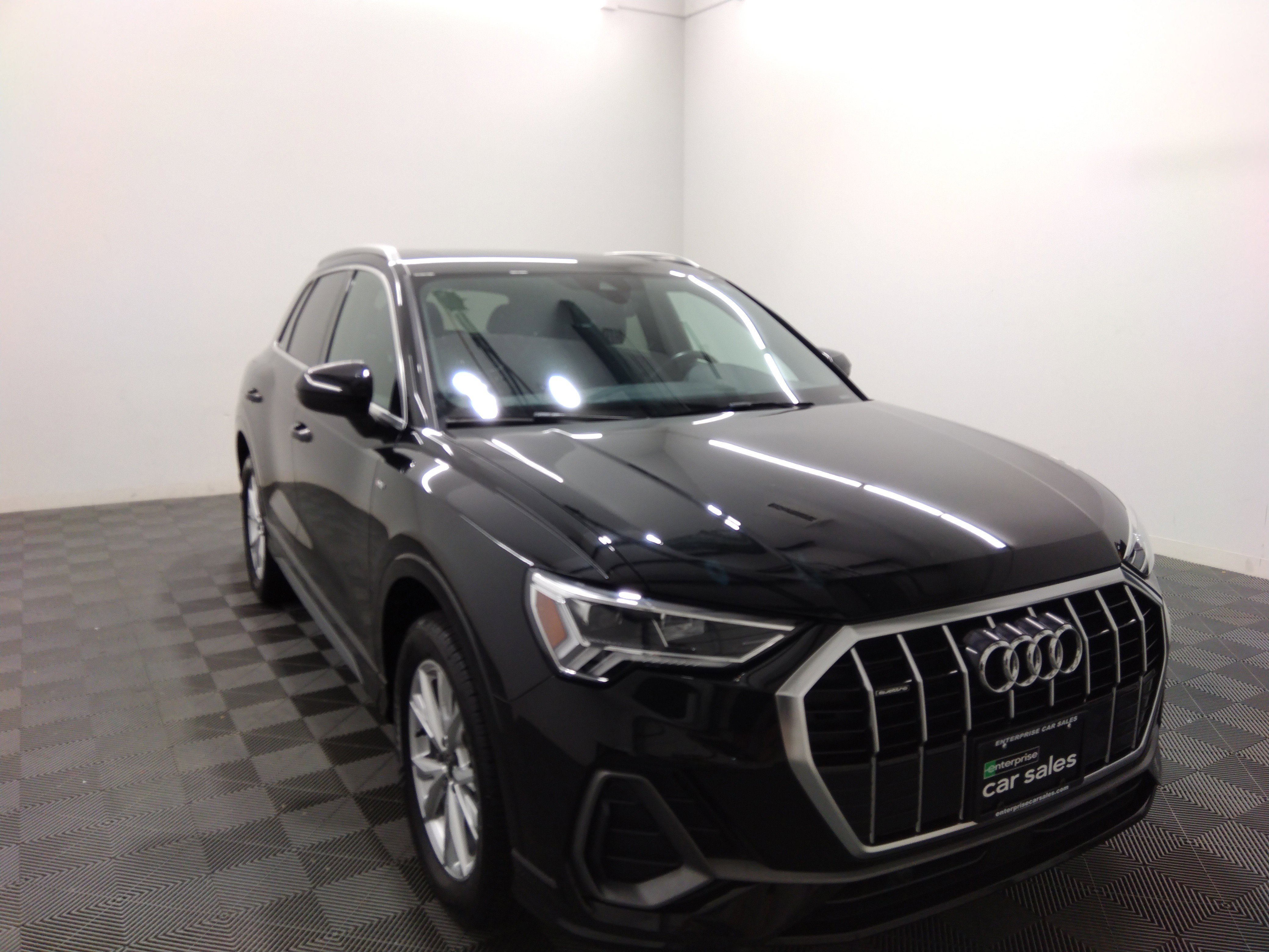 2023 Audi Q3 S line Premium 45 TFSI quattro