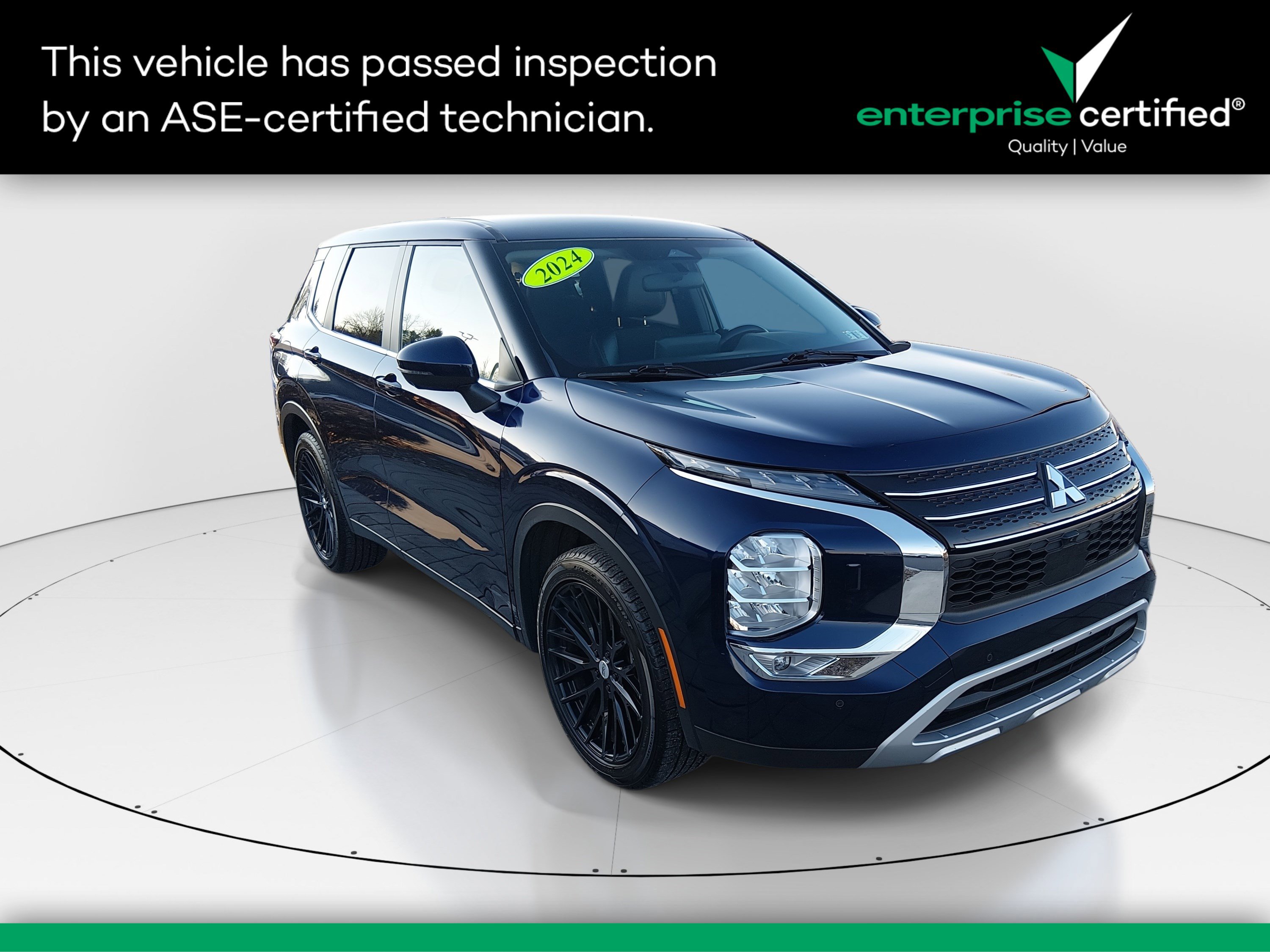 2024 Mitsubishi Outlander SE's photo