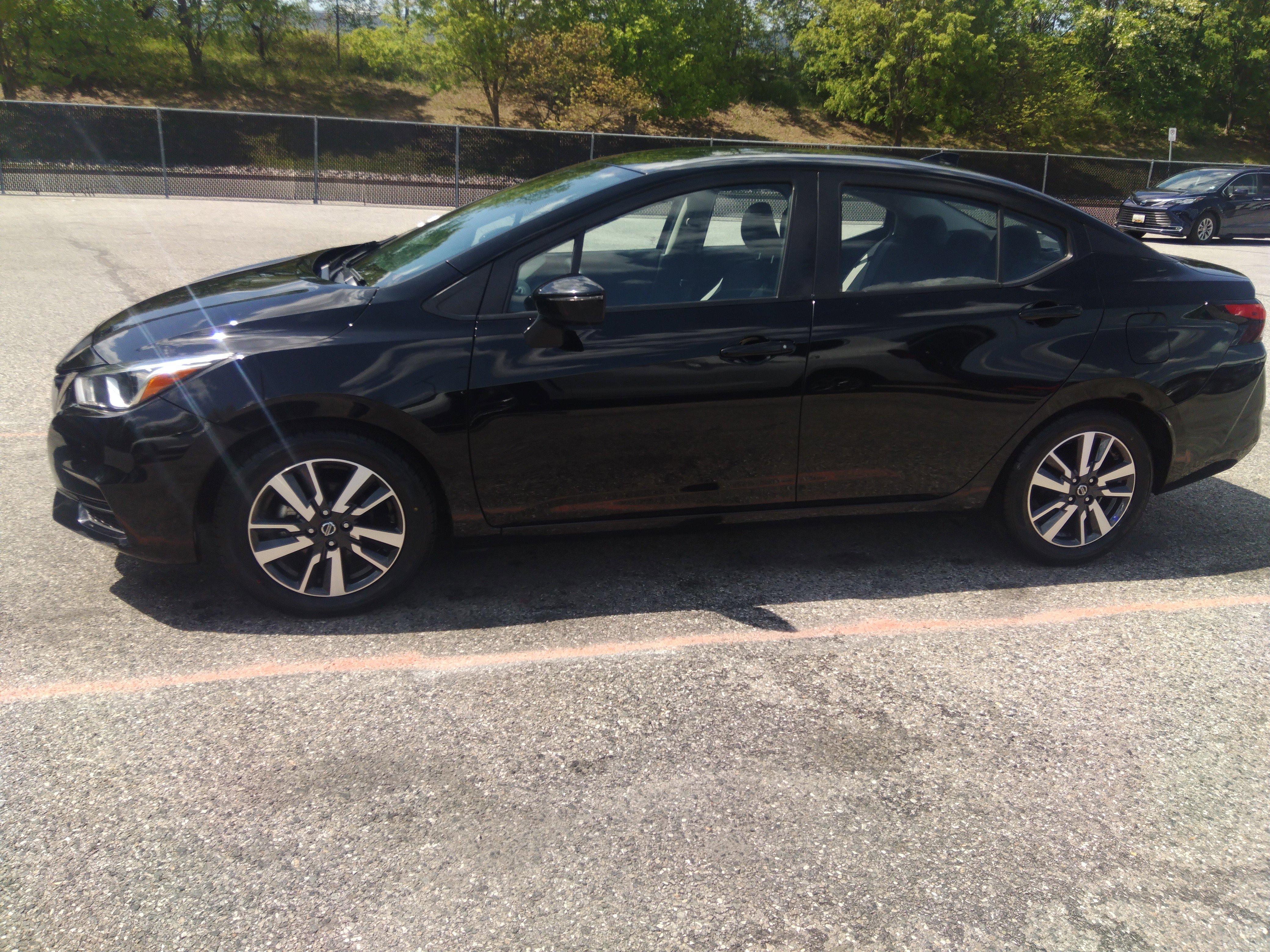 2021 Nissan Versa SV CVT