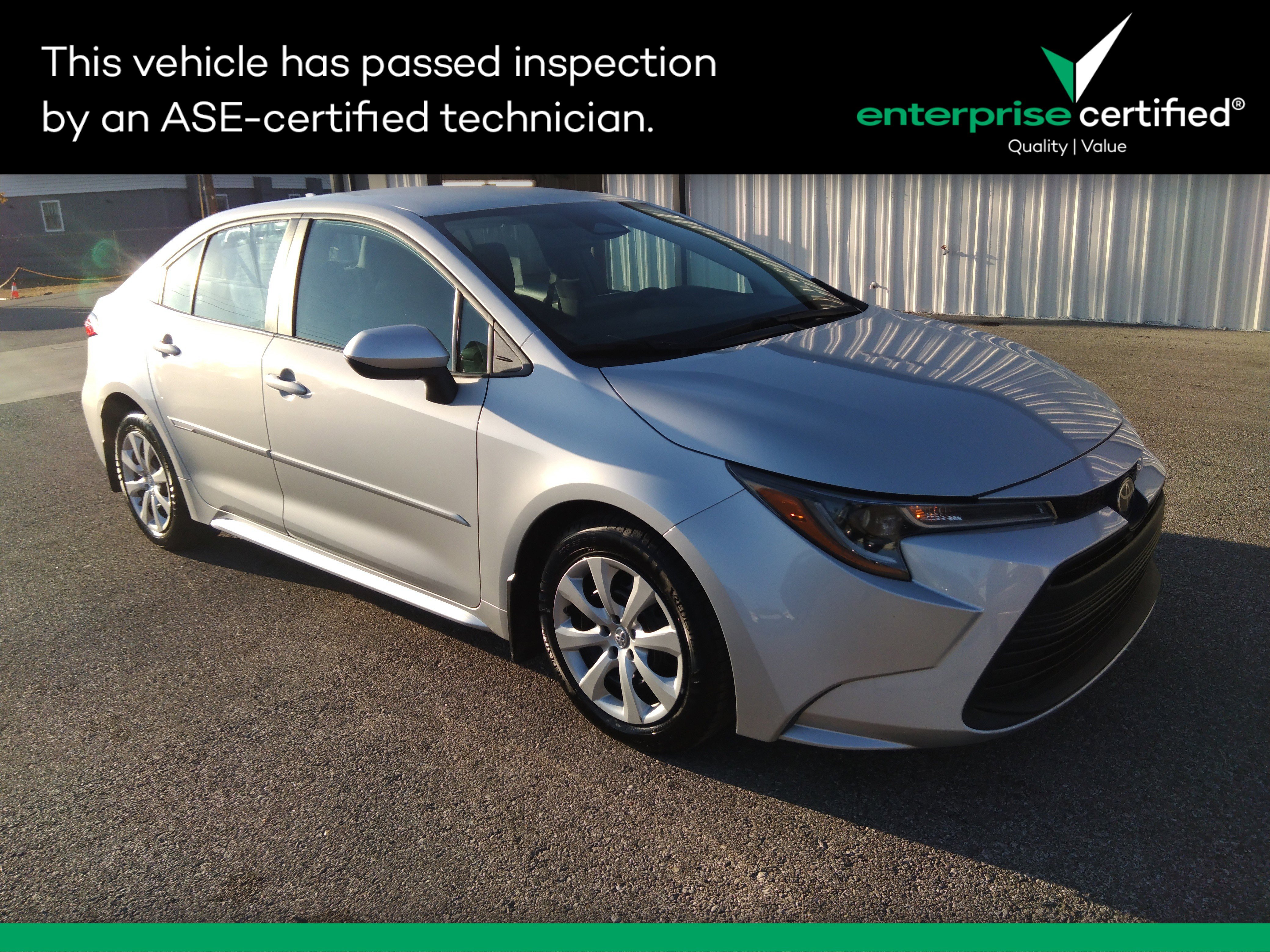 2023 Toyota Corolla LE's photo