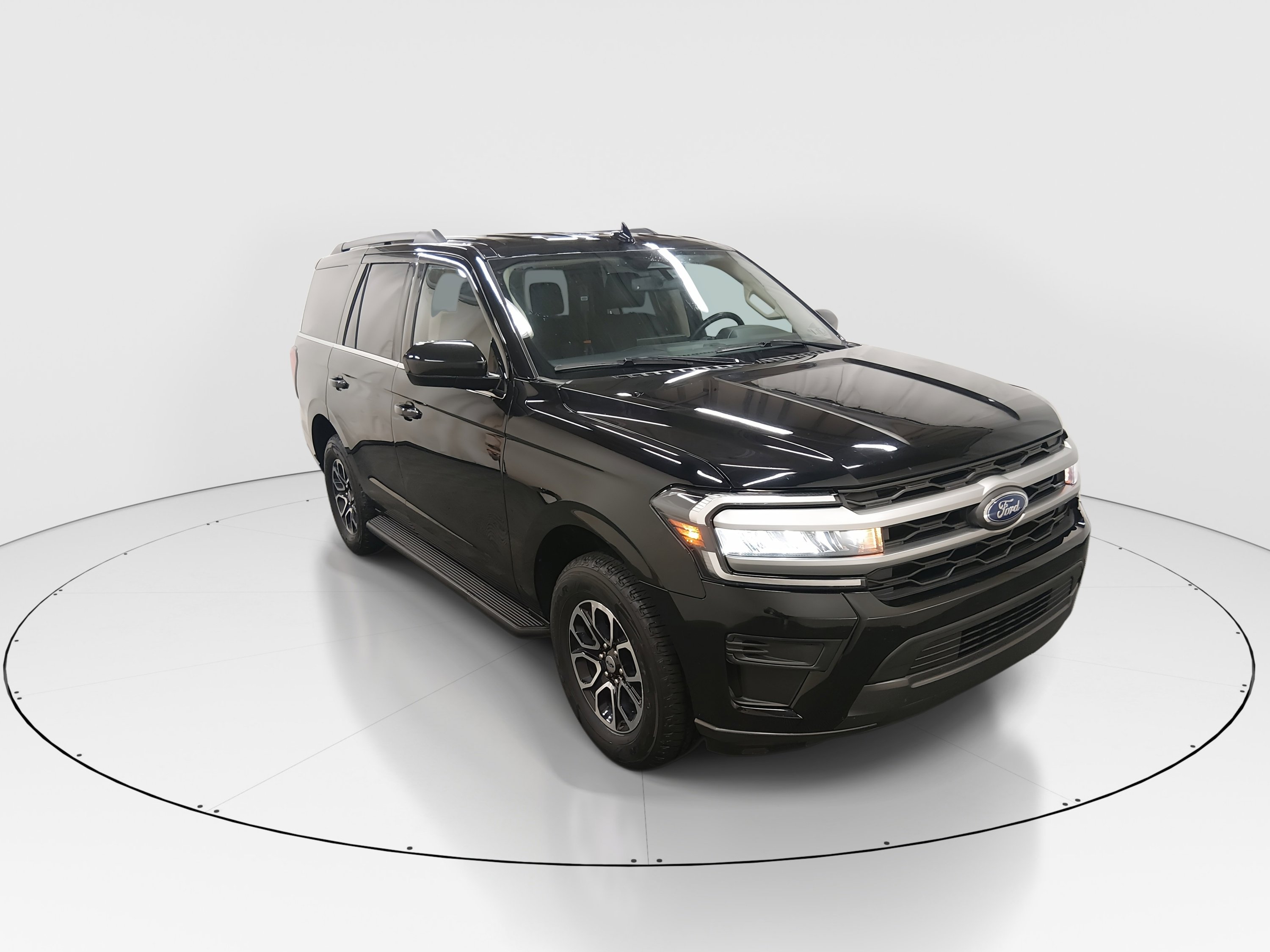 2024 Ford Expedition XLT's photo