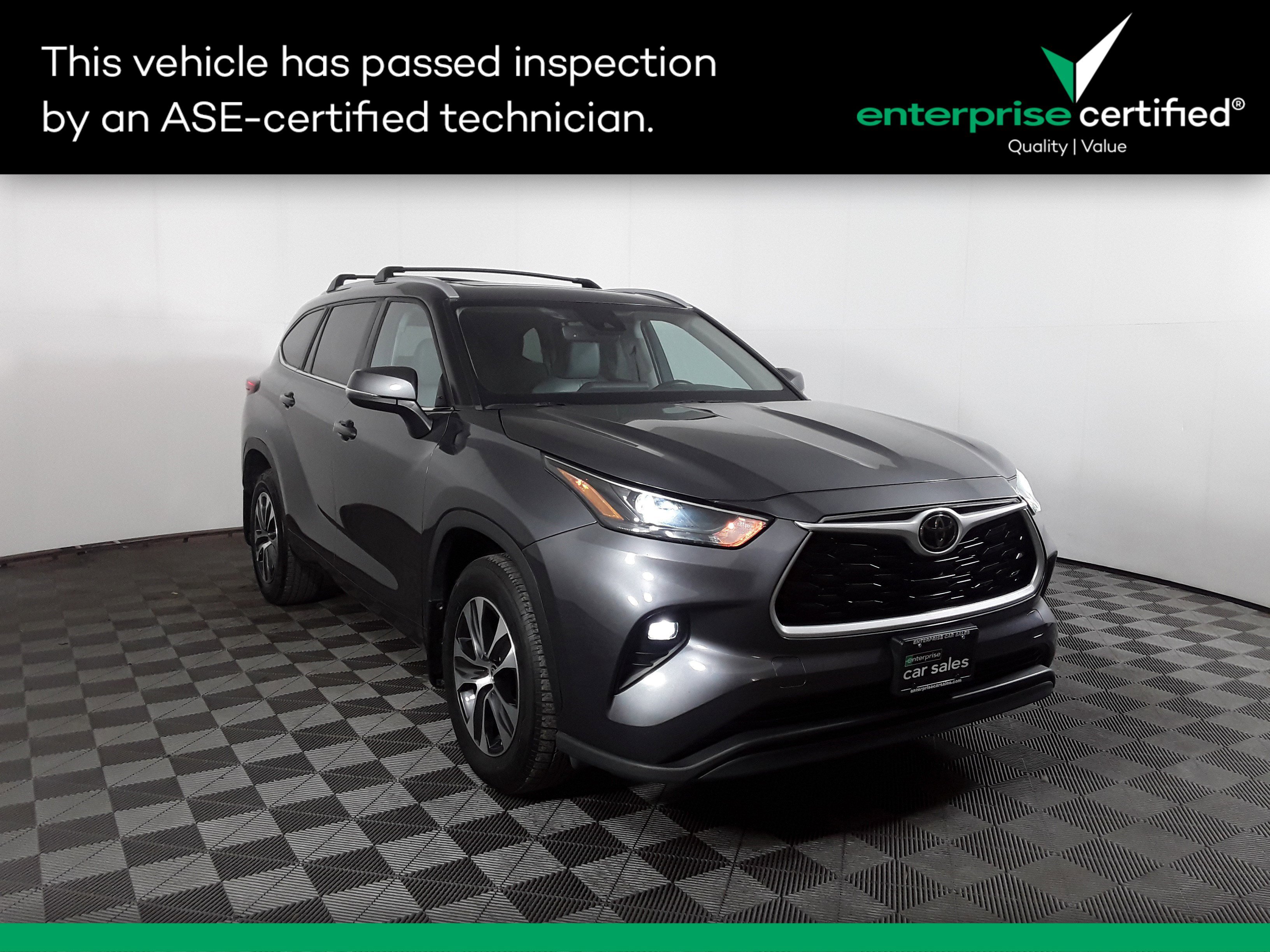 Used 2023 Toyota Highlander XLE AWD
