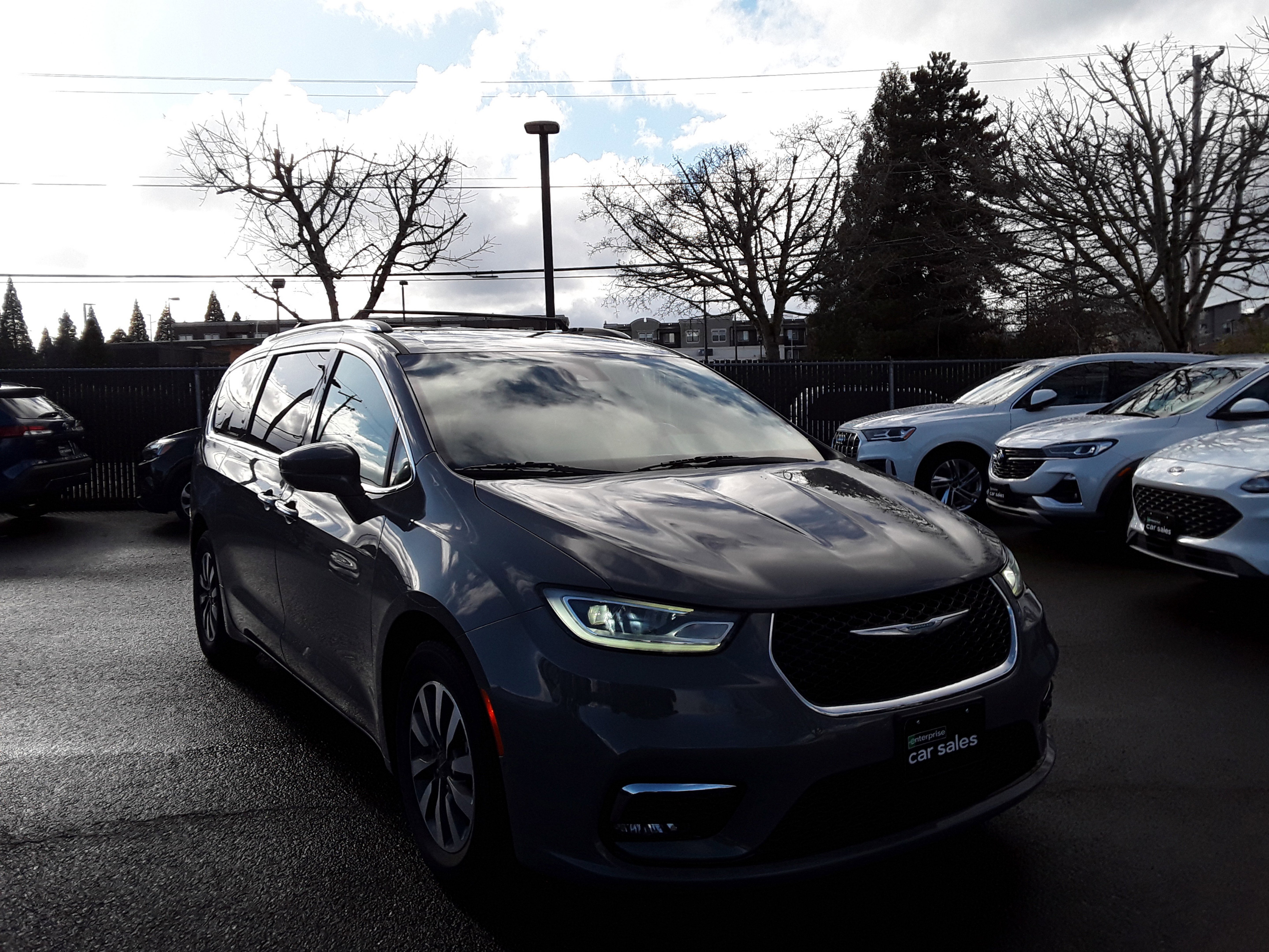 2021 Chrysler Pacifica Hybrid Touring L FWD