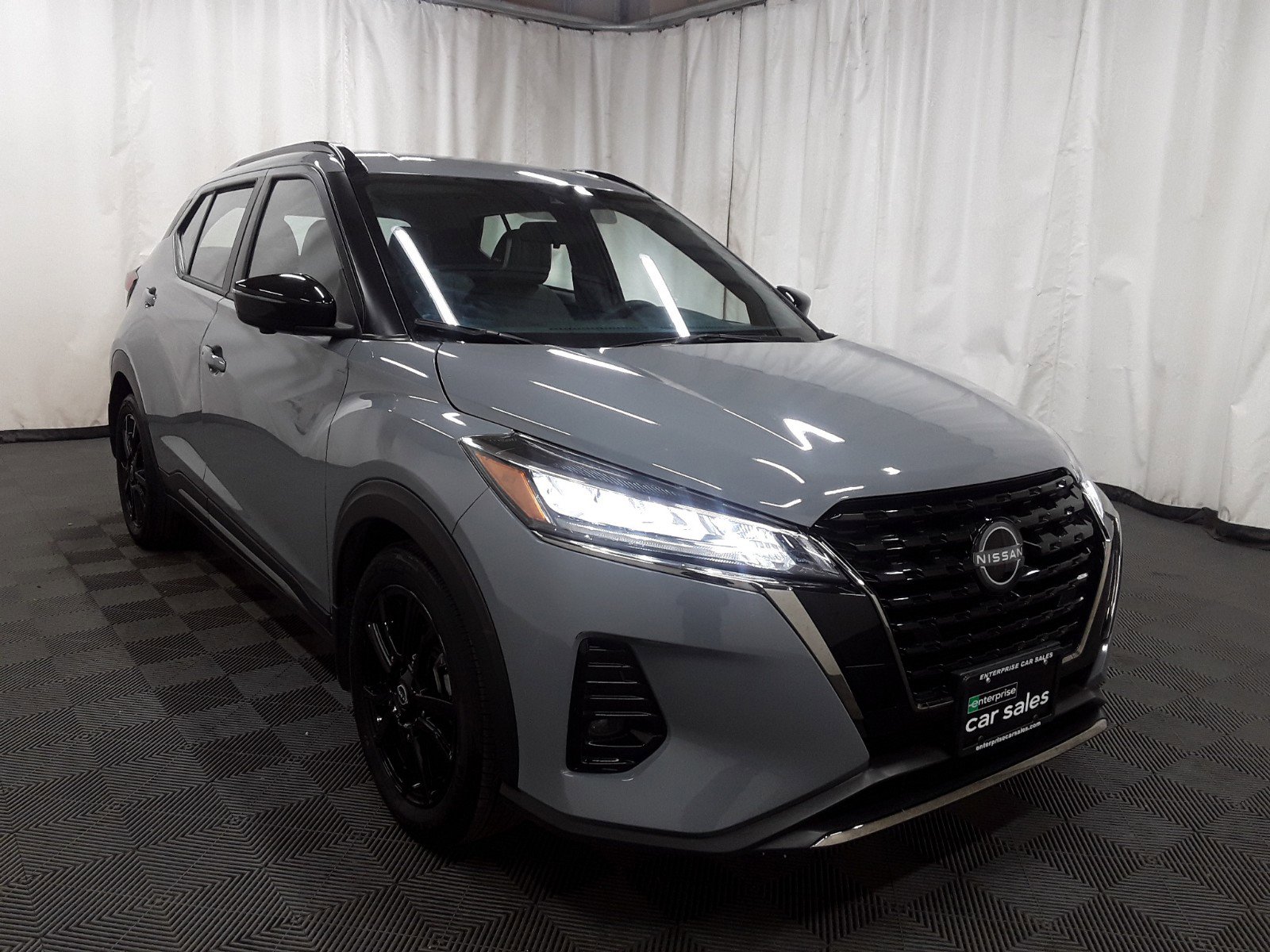 2023 Nissan Kicks SR FWD