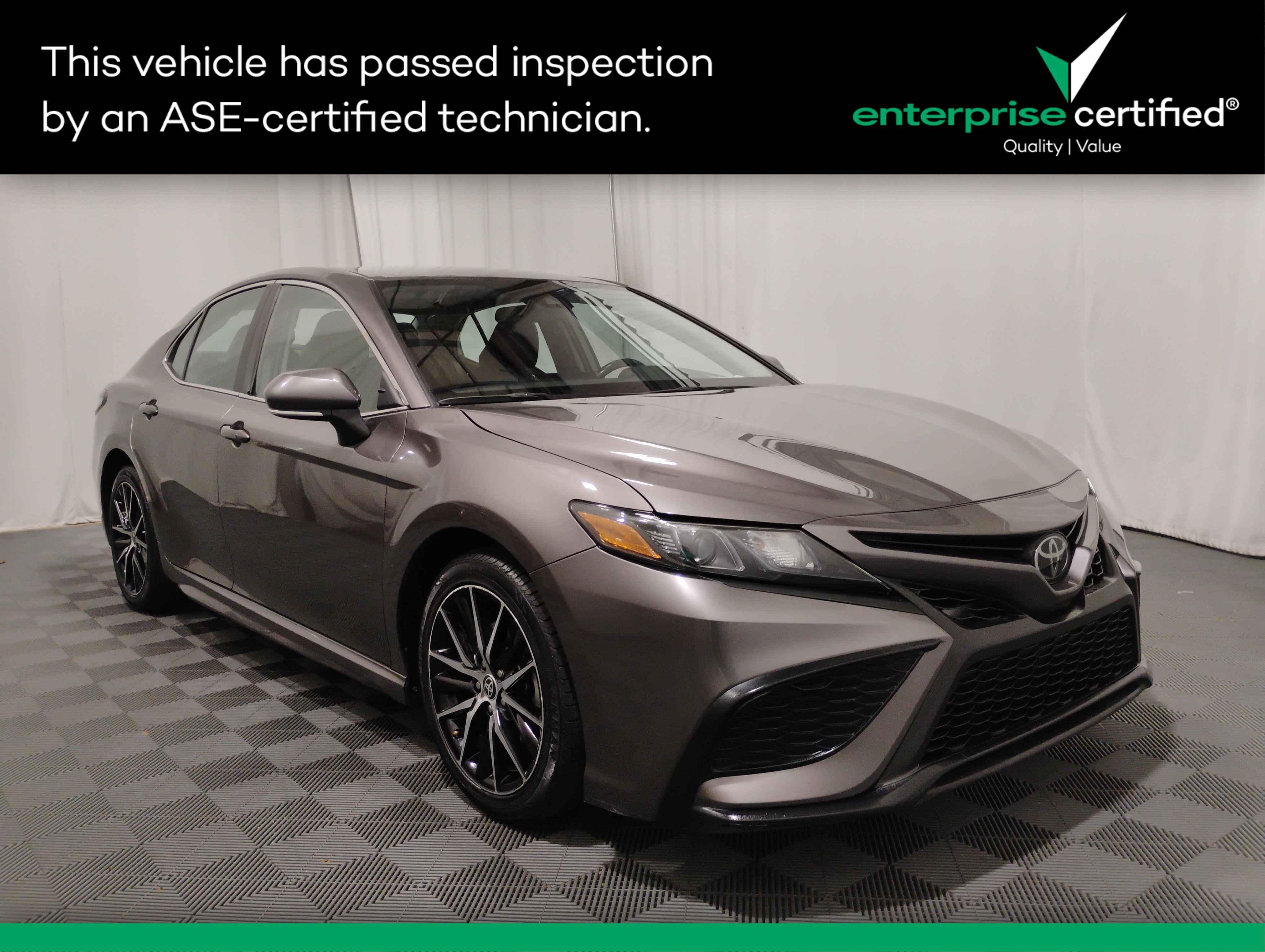 2022 Toyota Camry SE Auto
