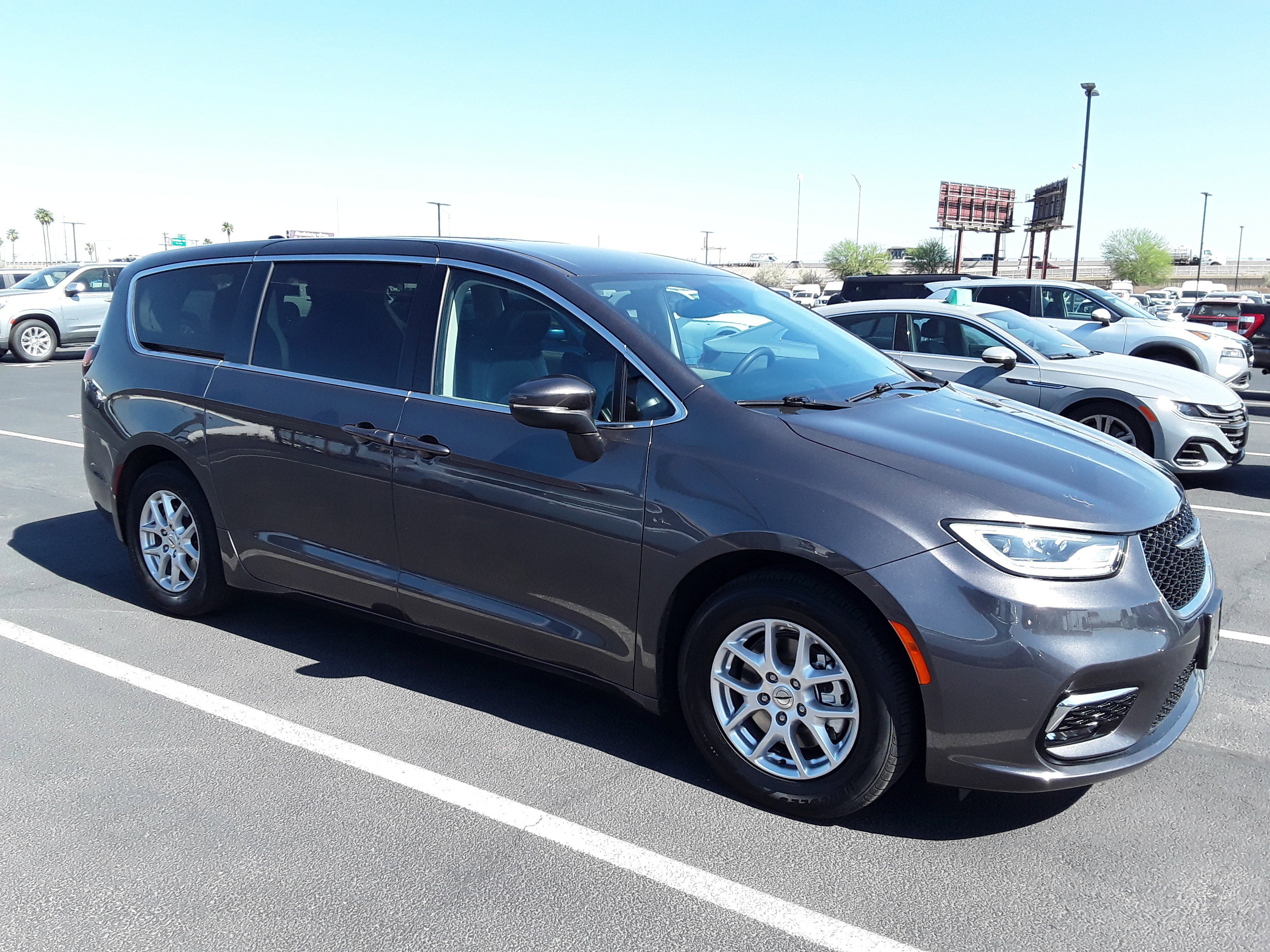 2023 Chrysler Pacifica Touring L FWD