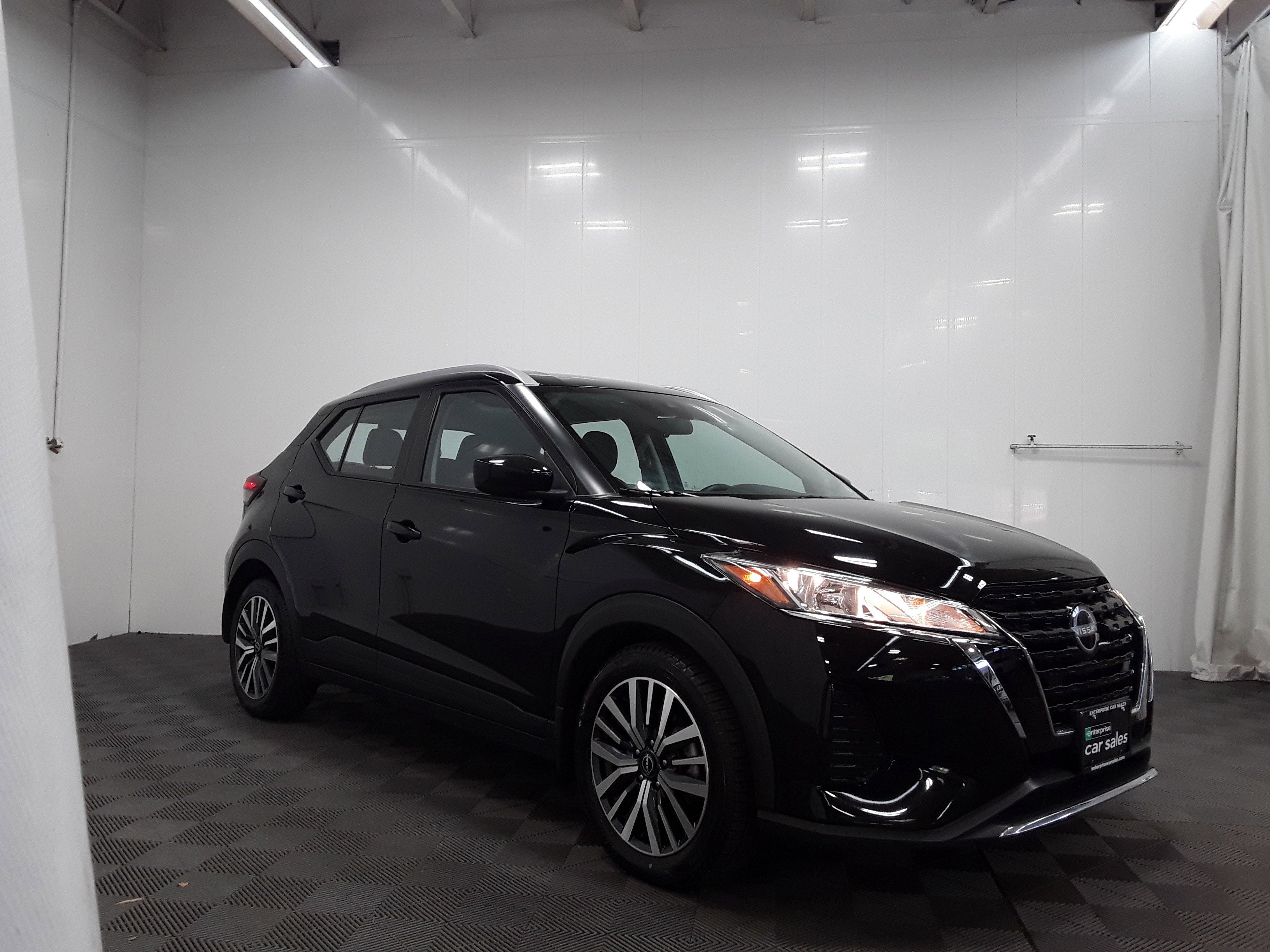 Used 2023 Nissan Kicks SV FWD