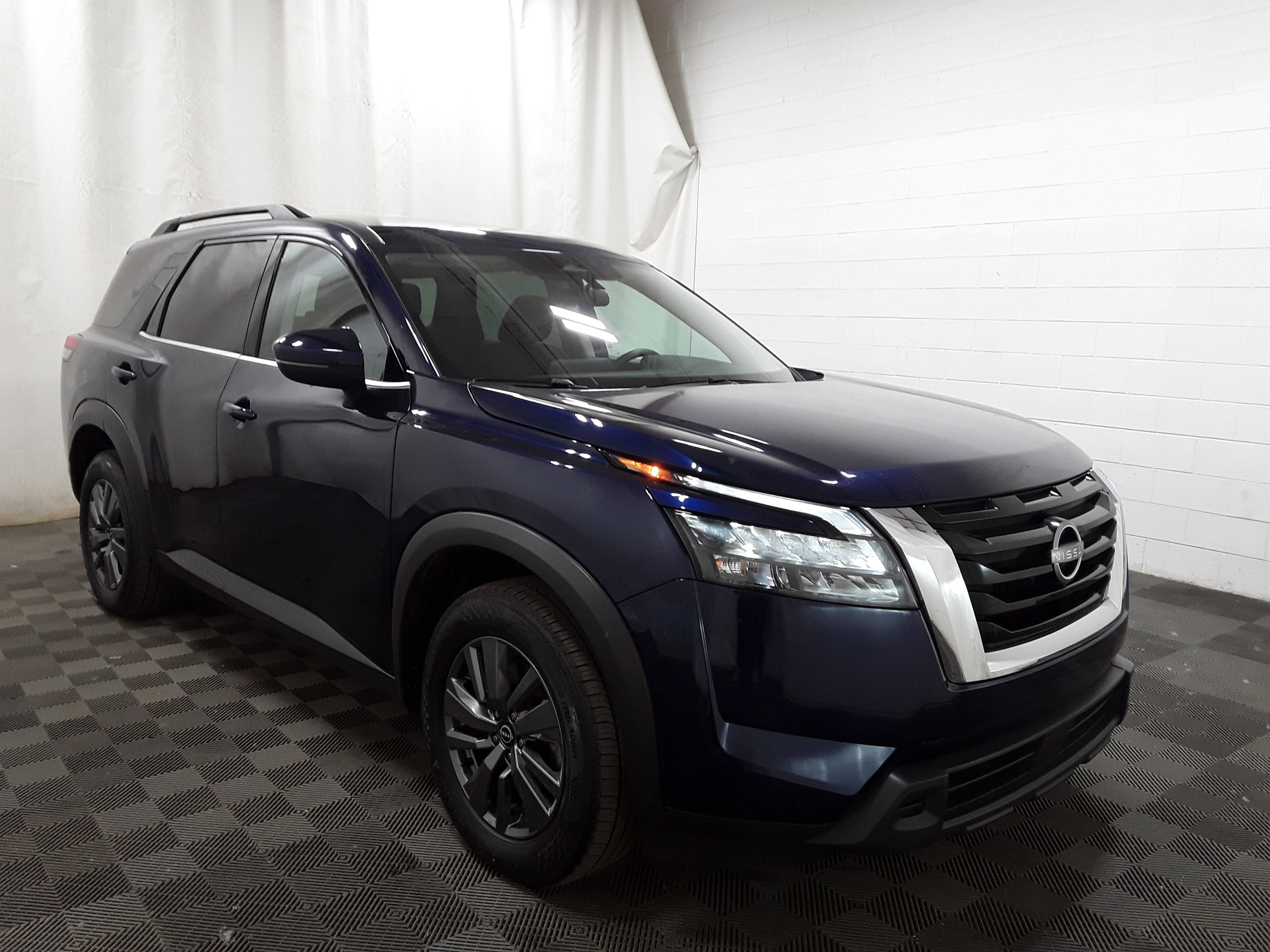 Used 2024 Nissan Pathfinder SV 4WD