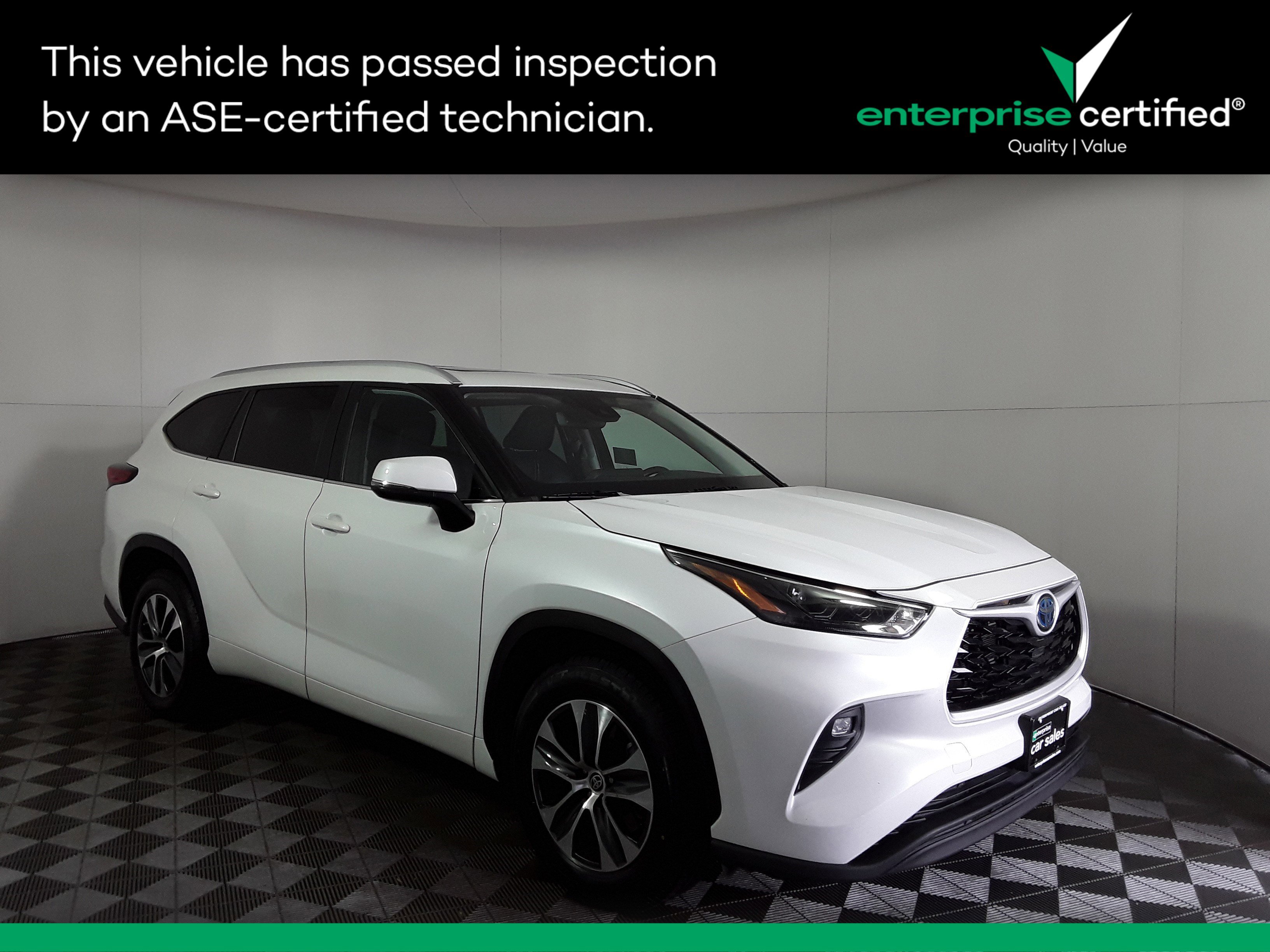 Used 2023 Toyota Highlander Hybrid XLE FWD