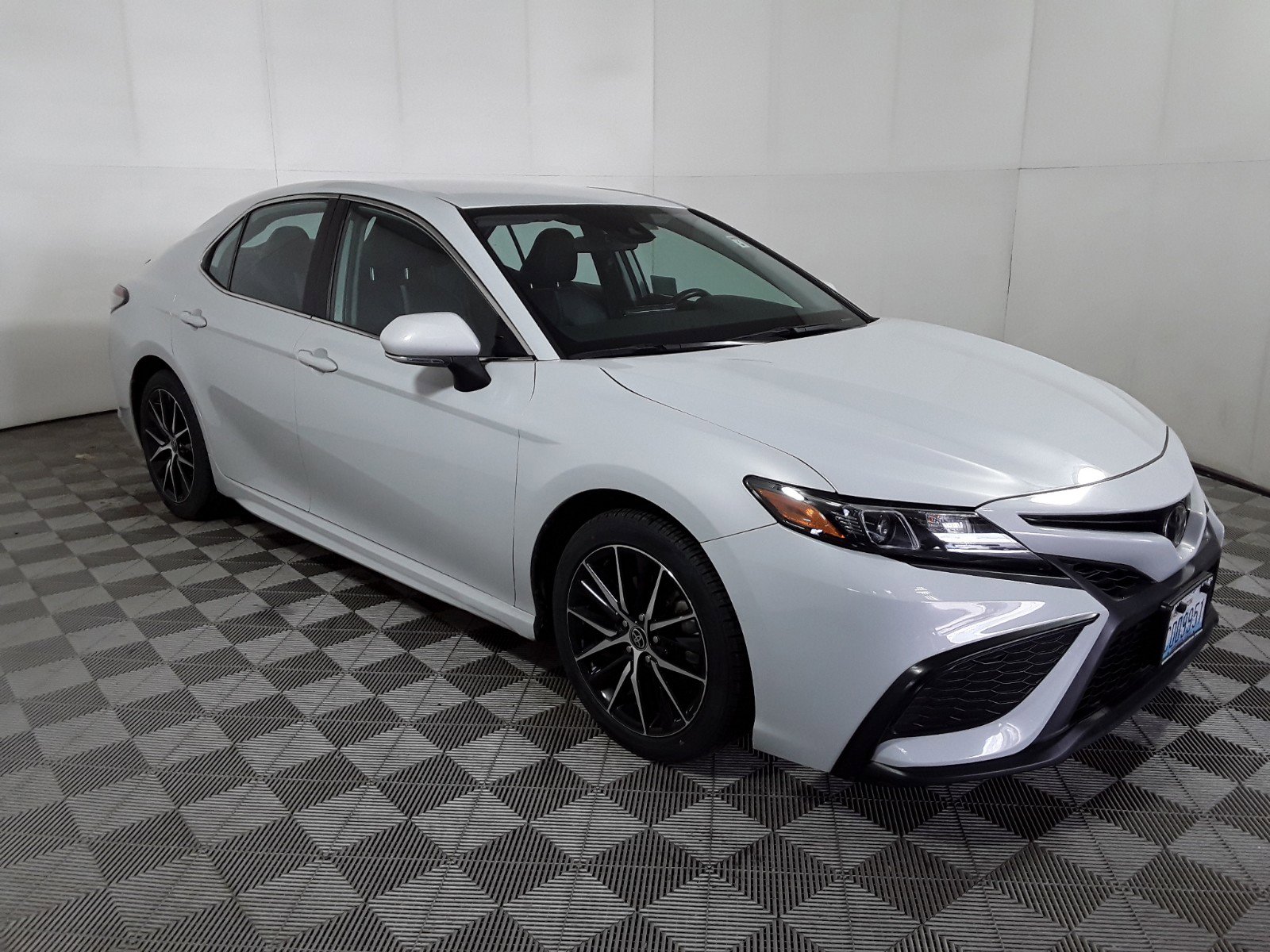 2022 Toyota Camry SE Auto