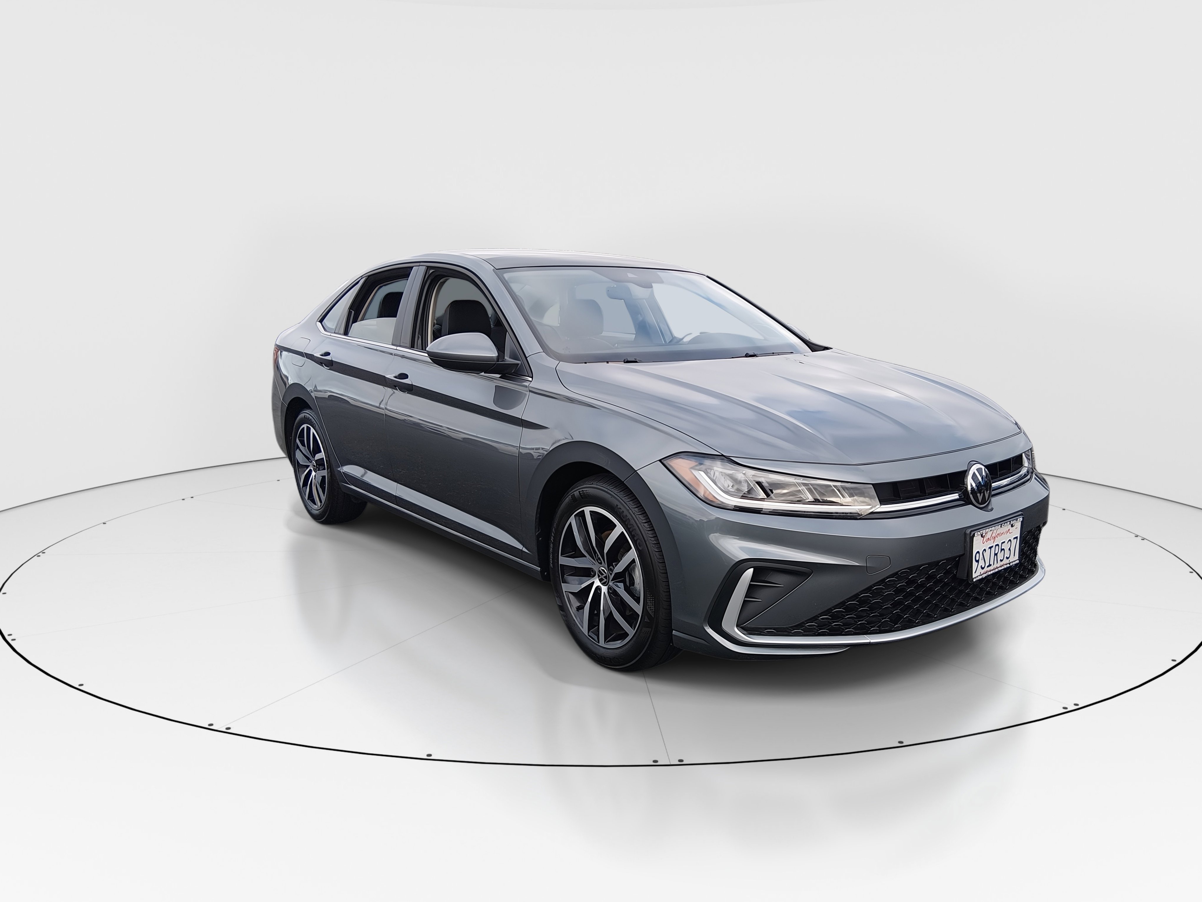 2025 Volkswagen Jetta SE's photo