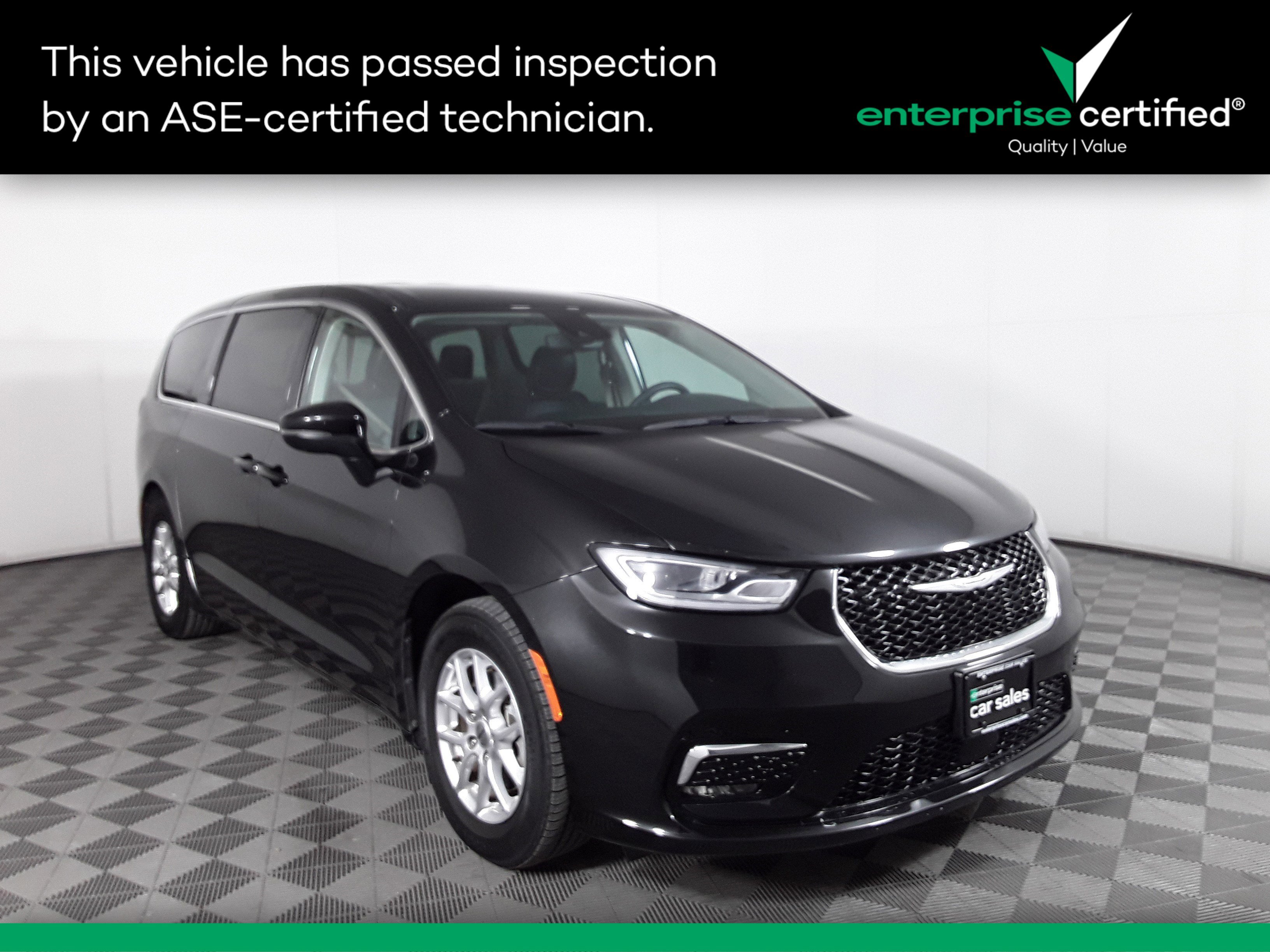 Used 2023 Chrysler Pacifica Touring L FWD
