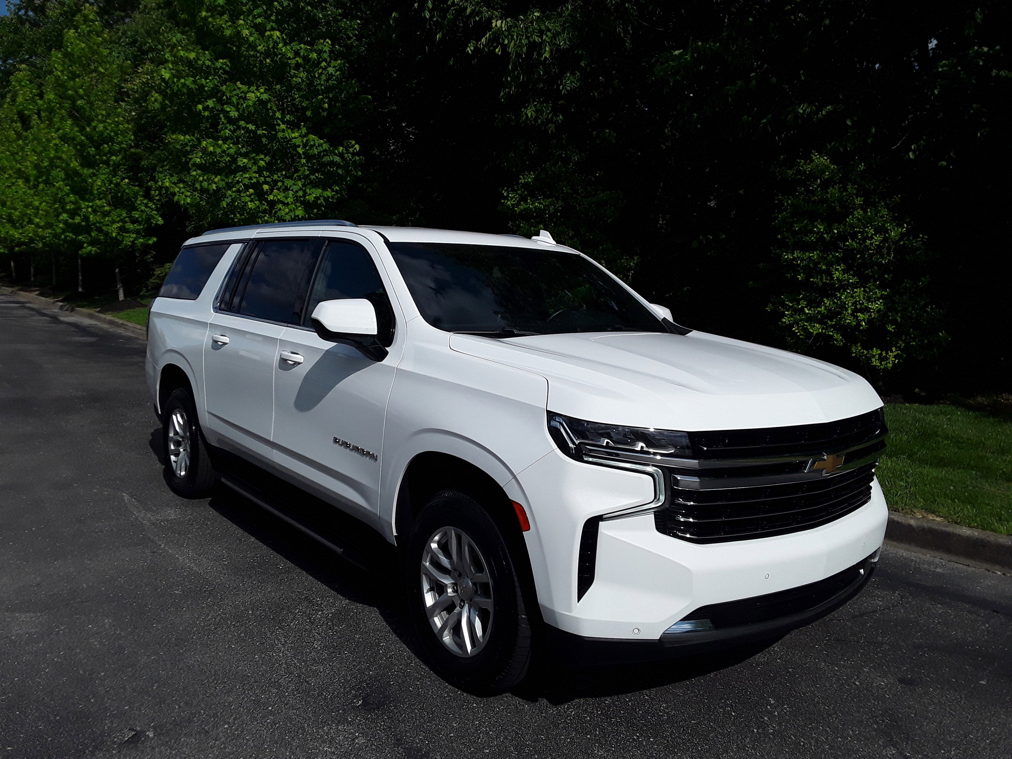 2023 Chevrolet Suburban 4WD 4dr LT