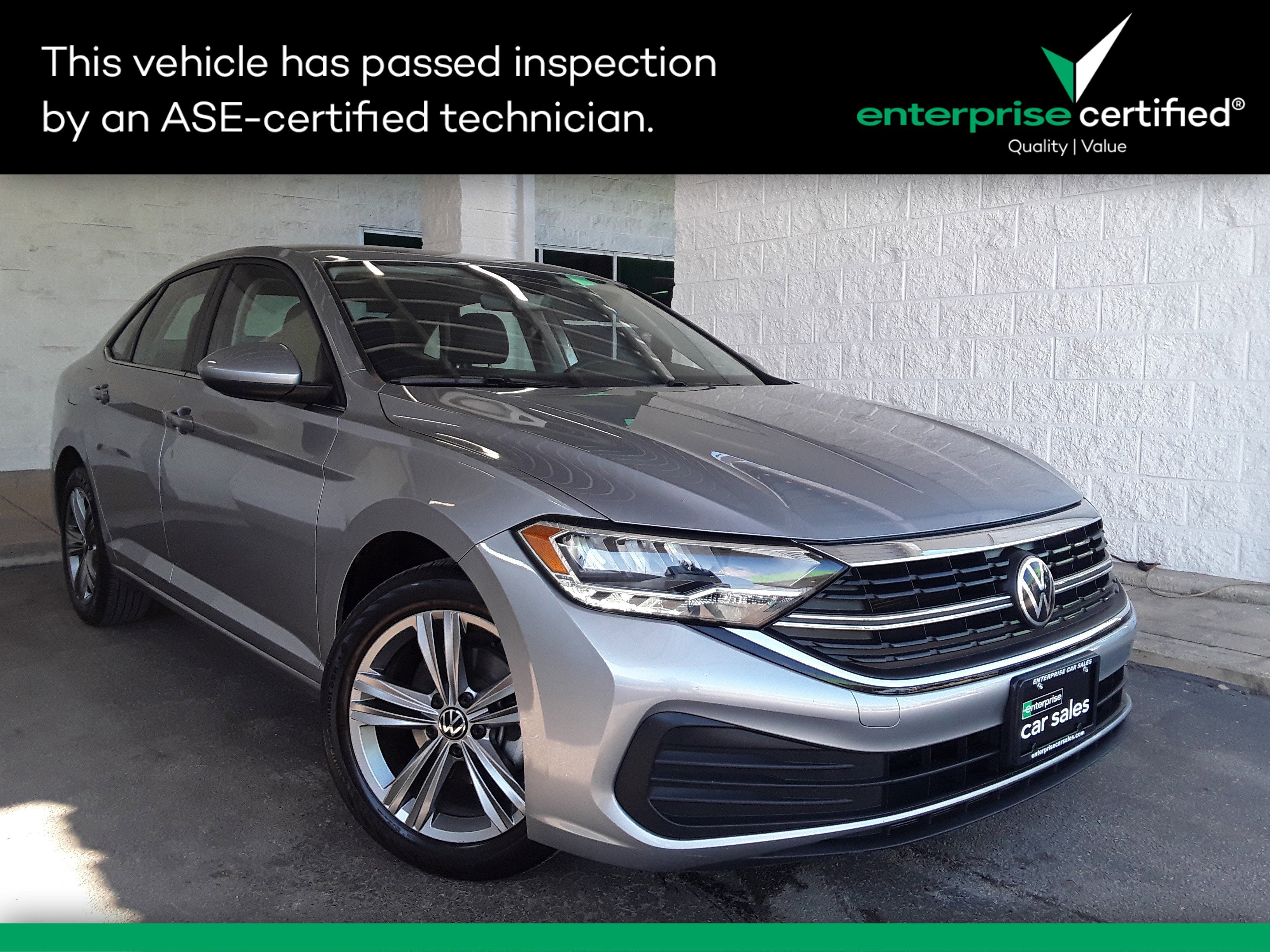 Used 2024 Volkswagen Jetta SE Auto