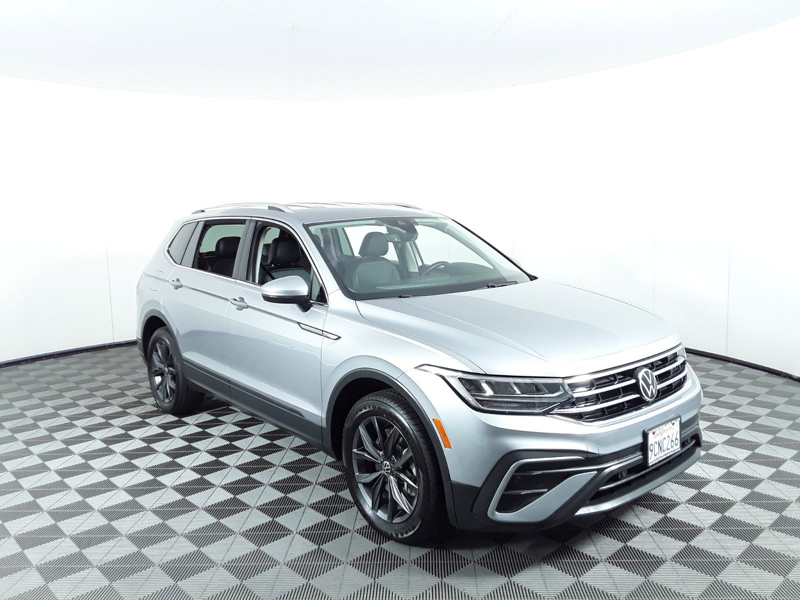 2022 Volkswagen Tiguan 2.0T SE FWD