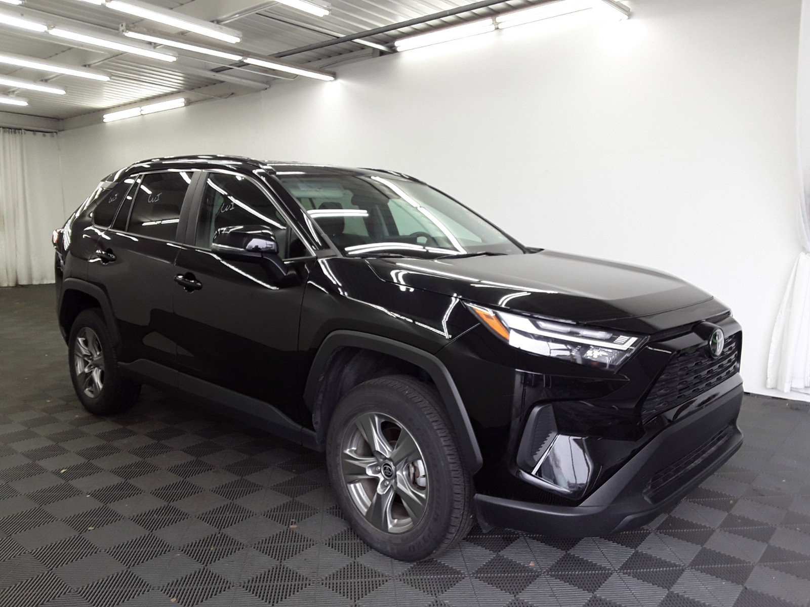 2023 Toyota RAV4 XLE FWD