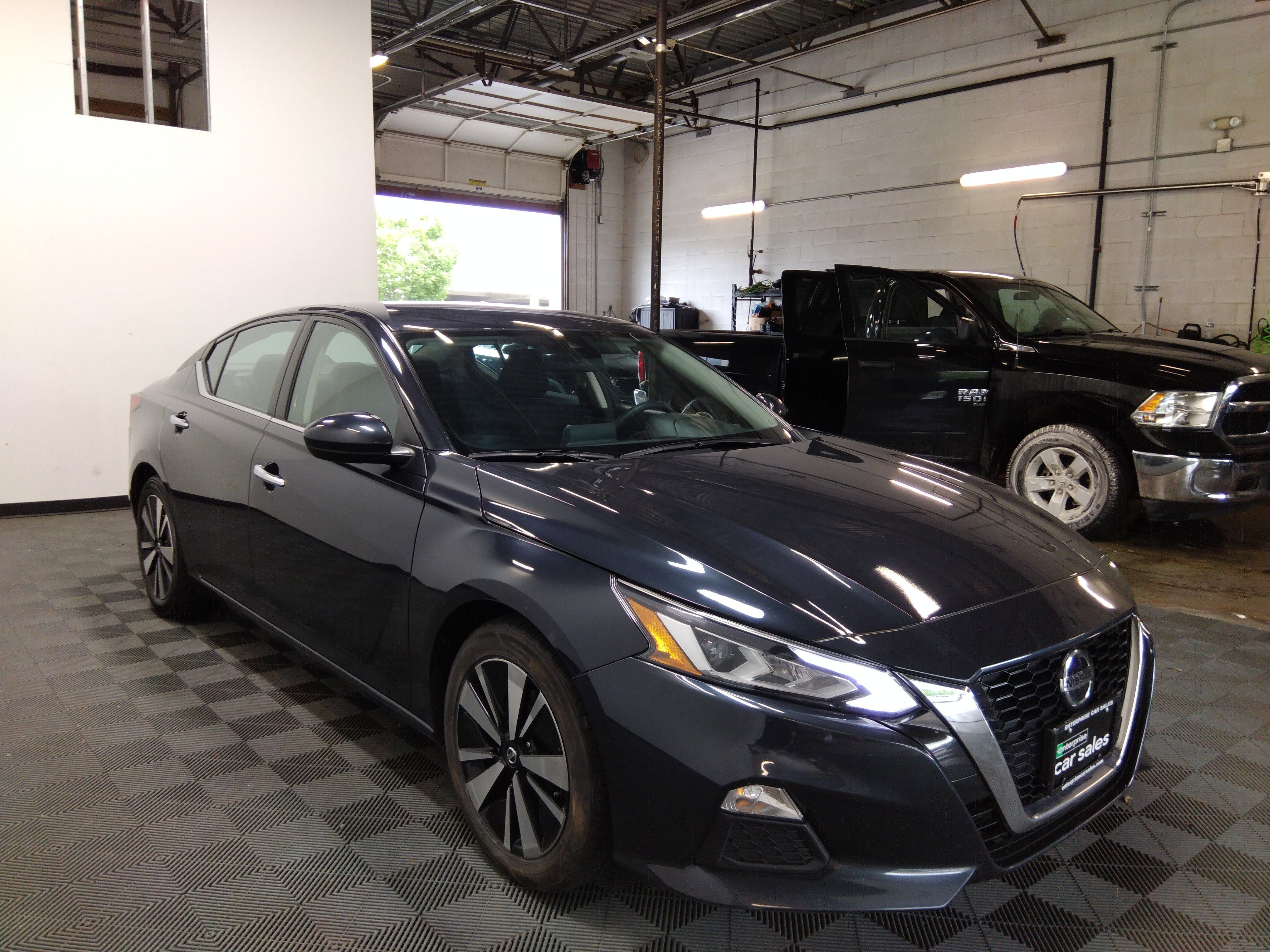 2022 Nissan Altima 2.5 SV Sedan